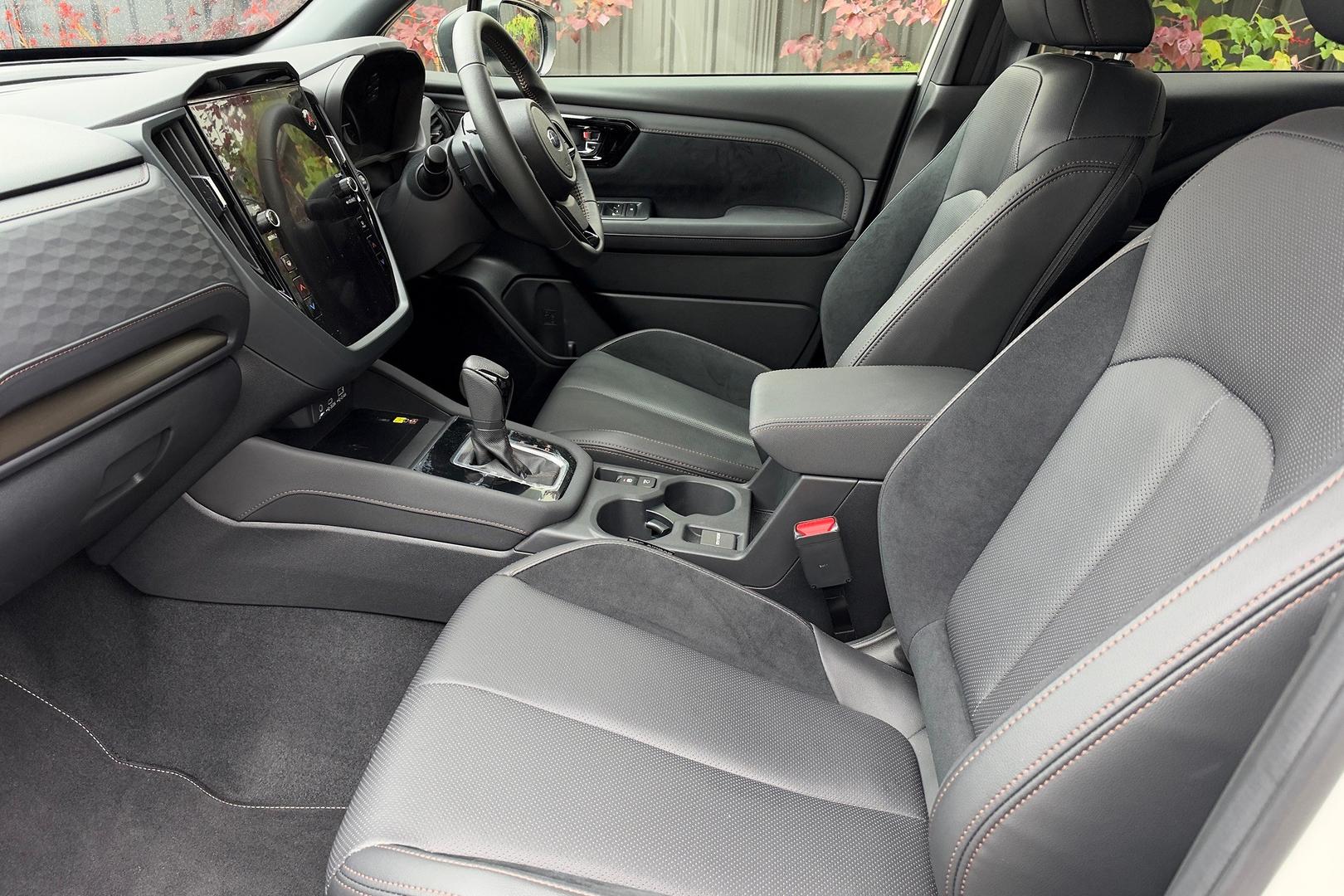 2025 Subaru Forester Touring — photo 9