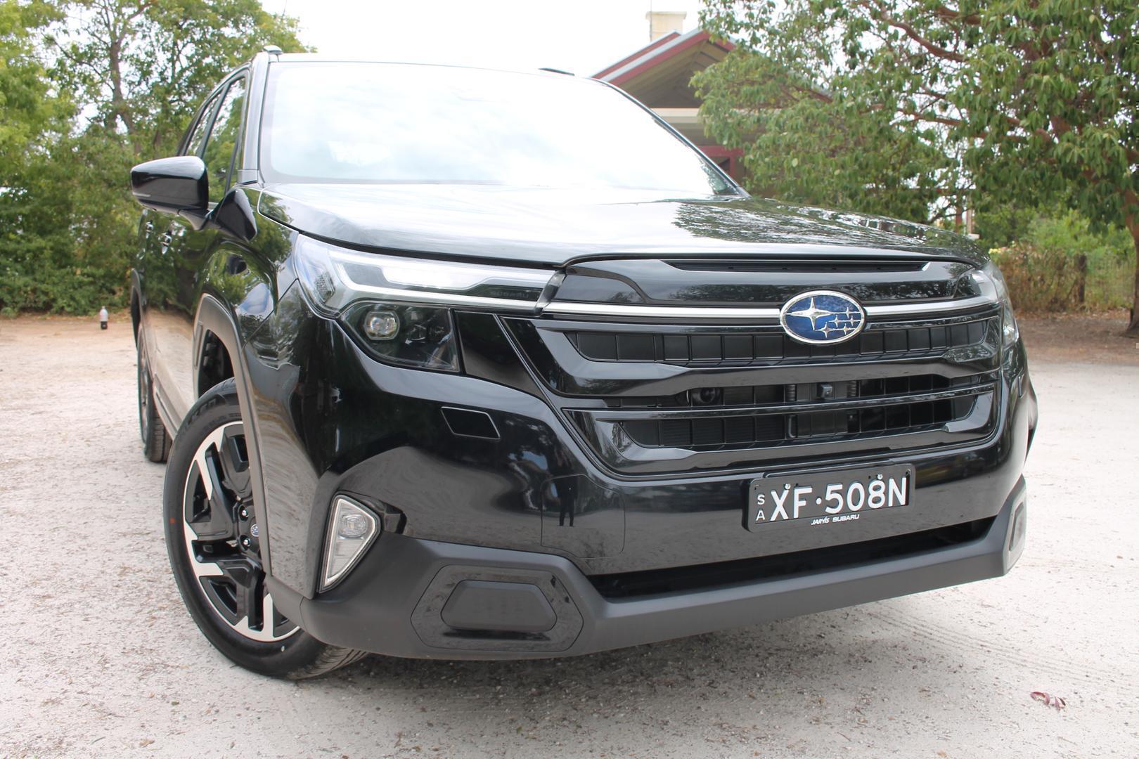 2025 Subaru Forester Touring — photo 1
