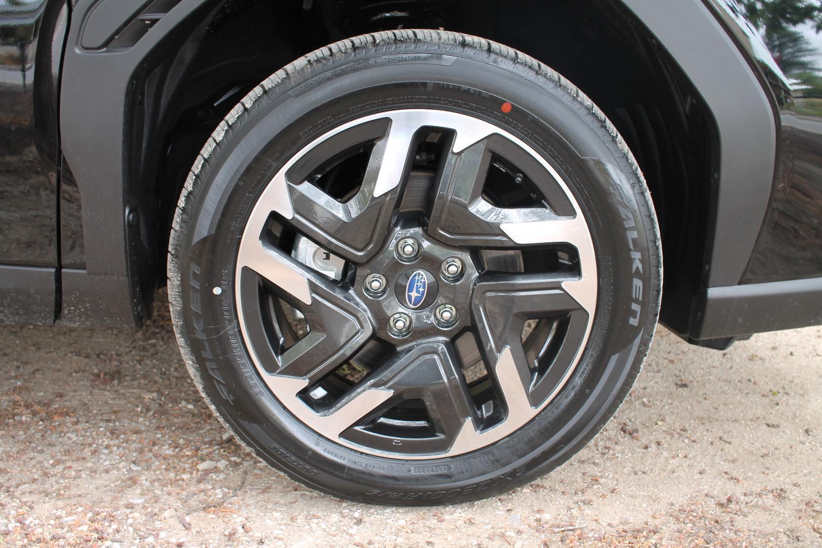 2025 Subaru Forester Touring — photo 18