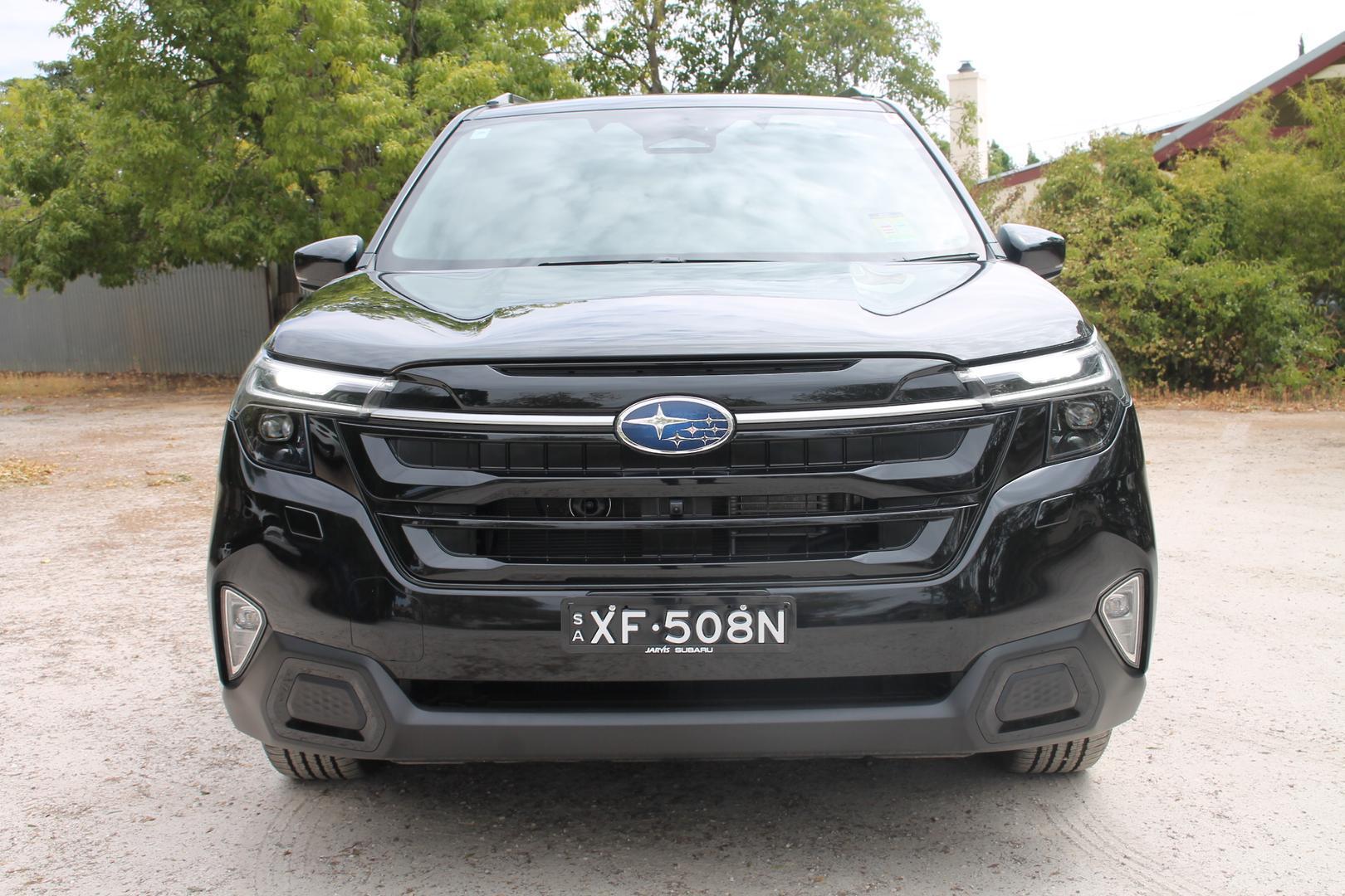 2025 Subaru Forester Touring — photo 2