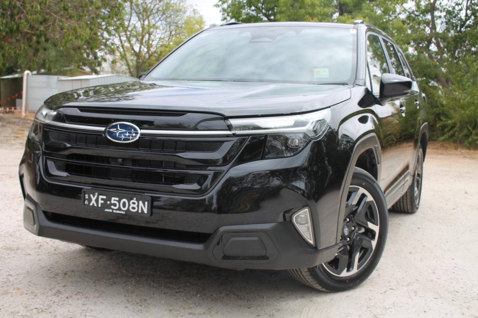 2025 Subaru Forester Touring — photo 3