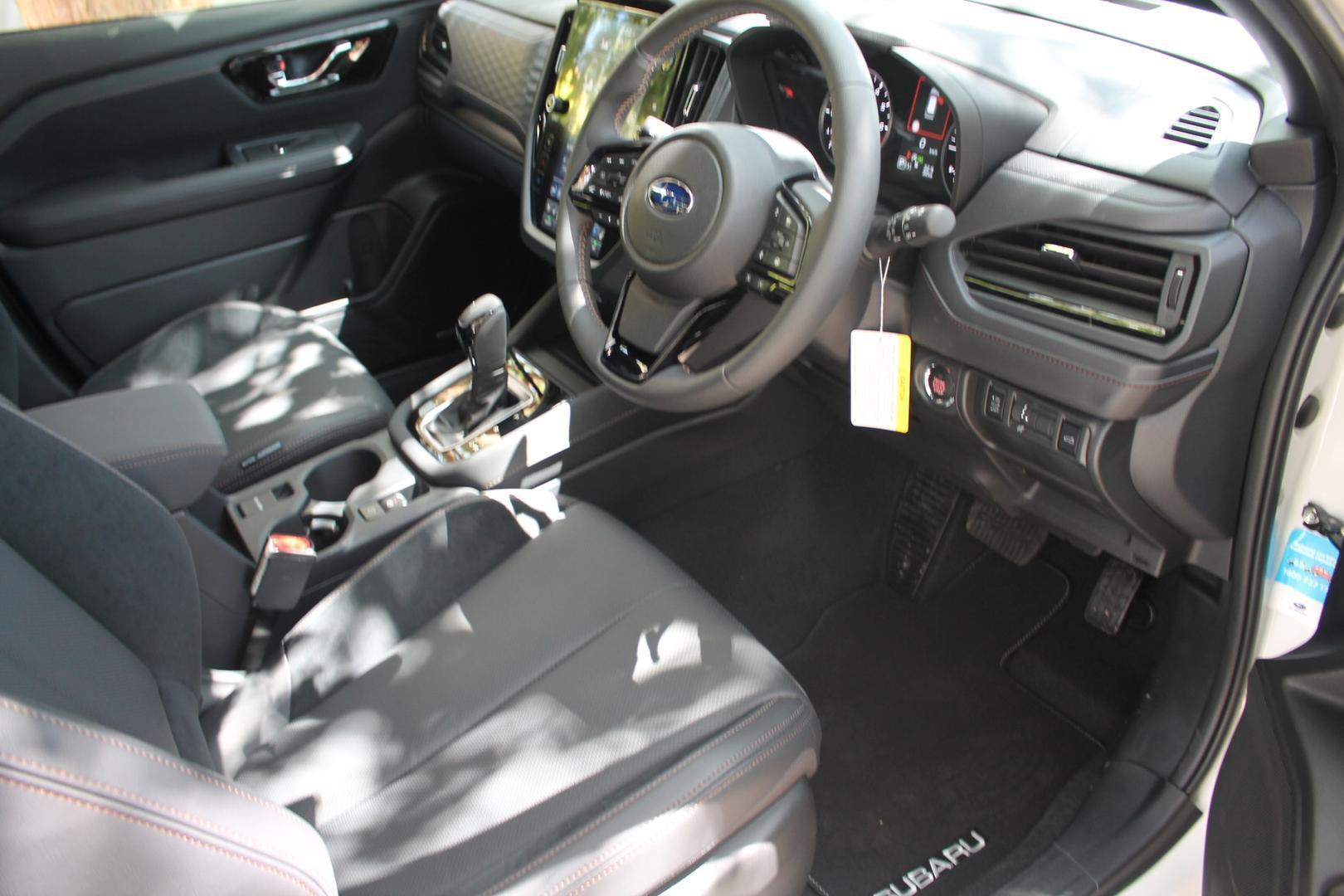 2025 Subaru Forester Touring — photo 10