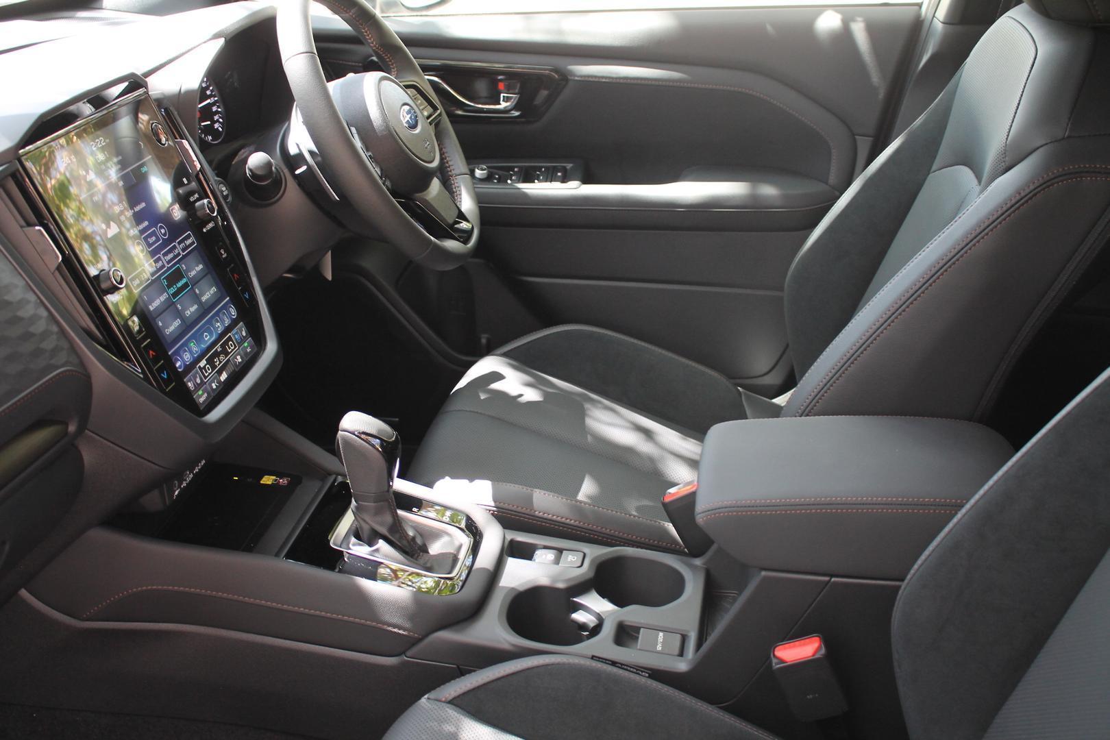 2025 Subaru Forester Touring — photo 14