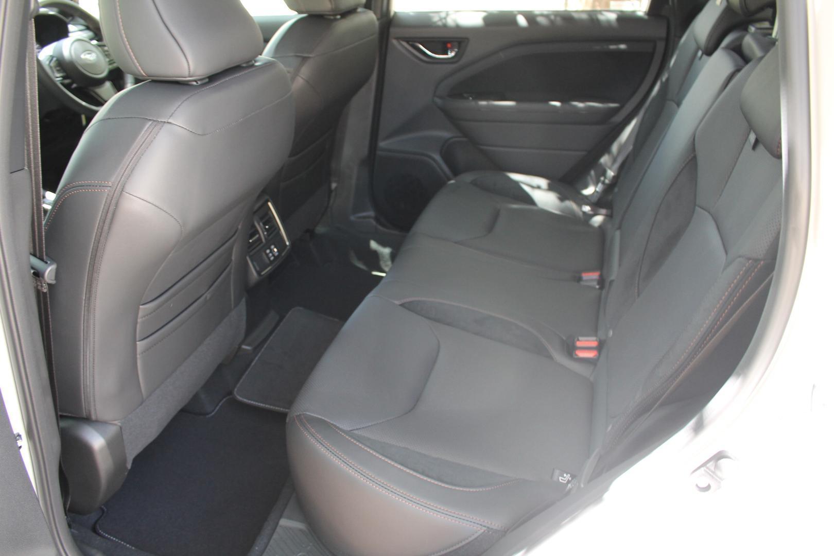 2025 Subaru Forester Touring — photo 16