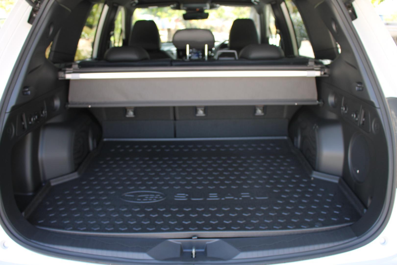 2025 Subaru Forester Touring — photo 17