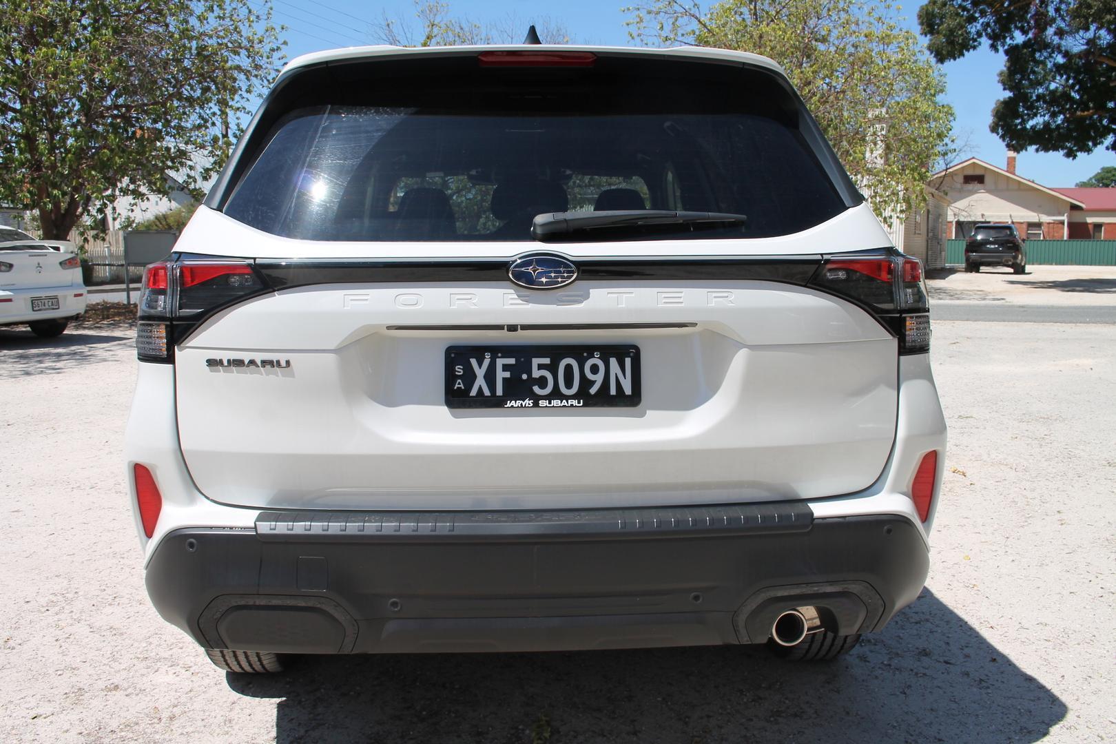 2025 Subaru Forester Touring — photo 5