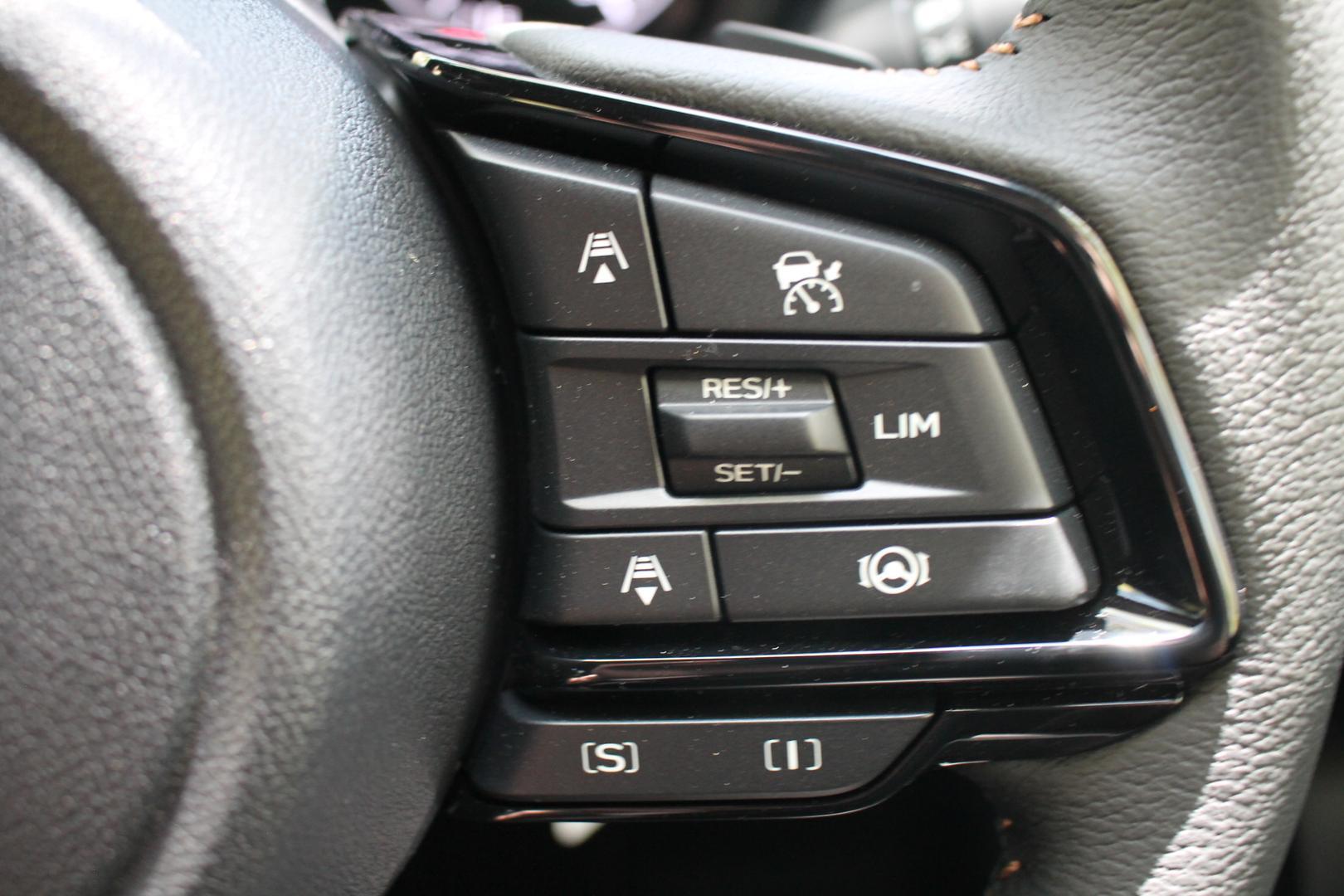 2025 Subaru Forester Touring — photo 9