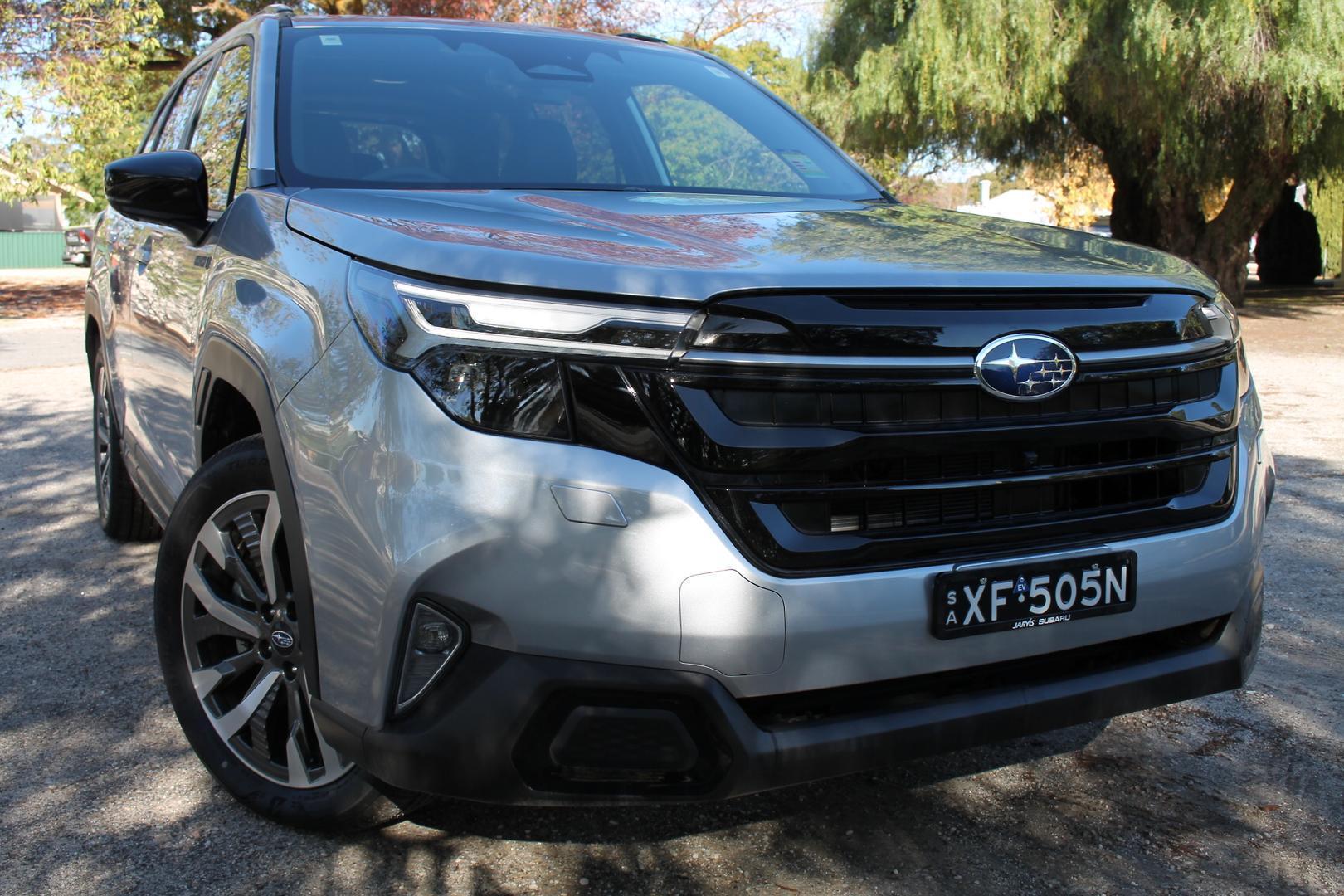 2025 Subaru Forester Hybrid Touring — photo 1