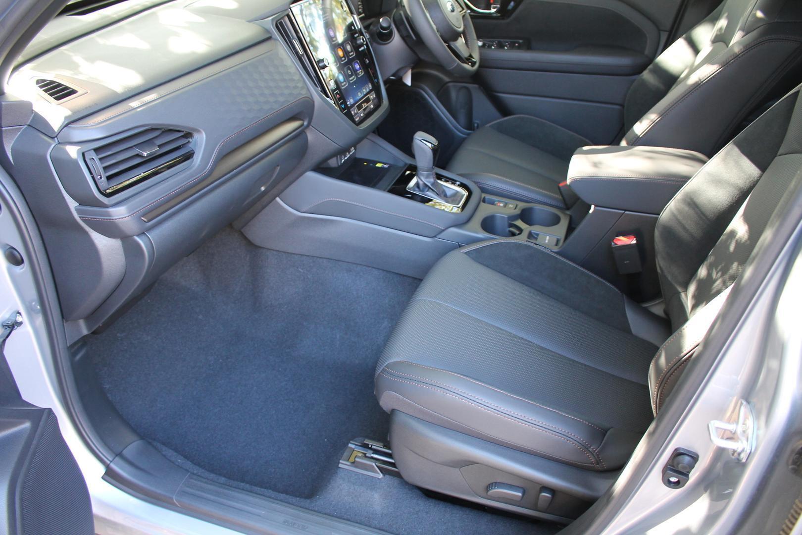 2025 Subaru Forester Hybrid Touring — photo 15