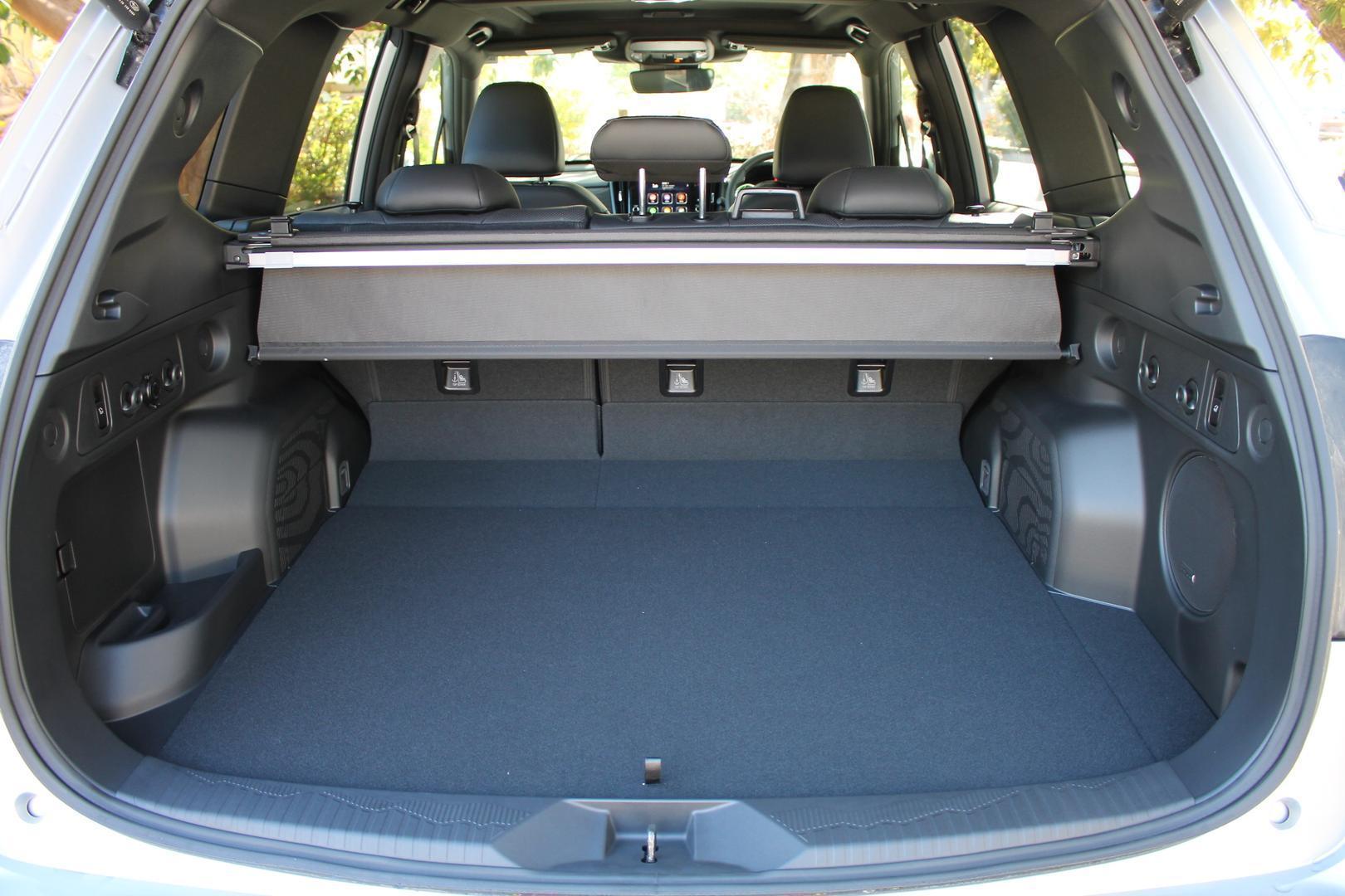2025 Subaru Forester Hybrid Touring — photo 17