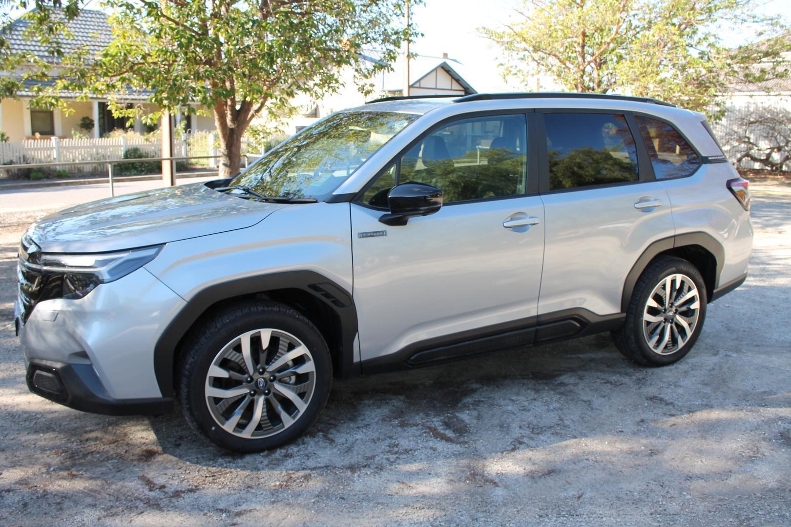 2025 Subaru Forester Hybrid Touring — photo 22