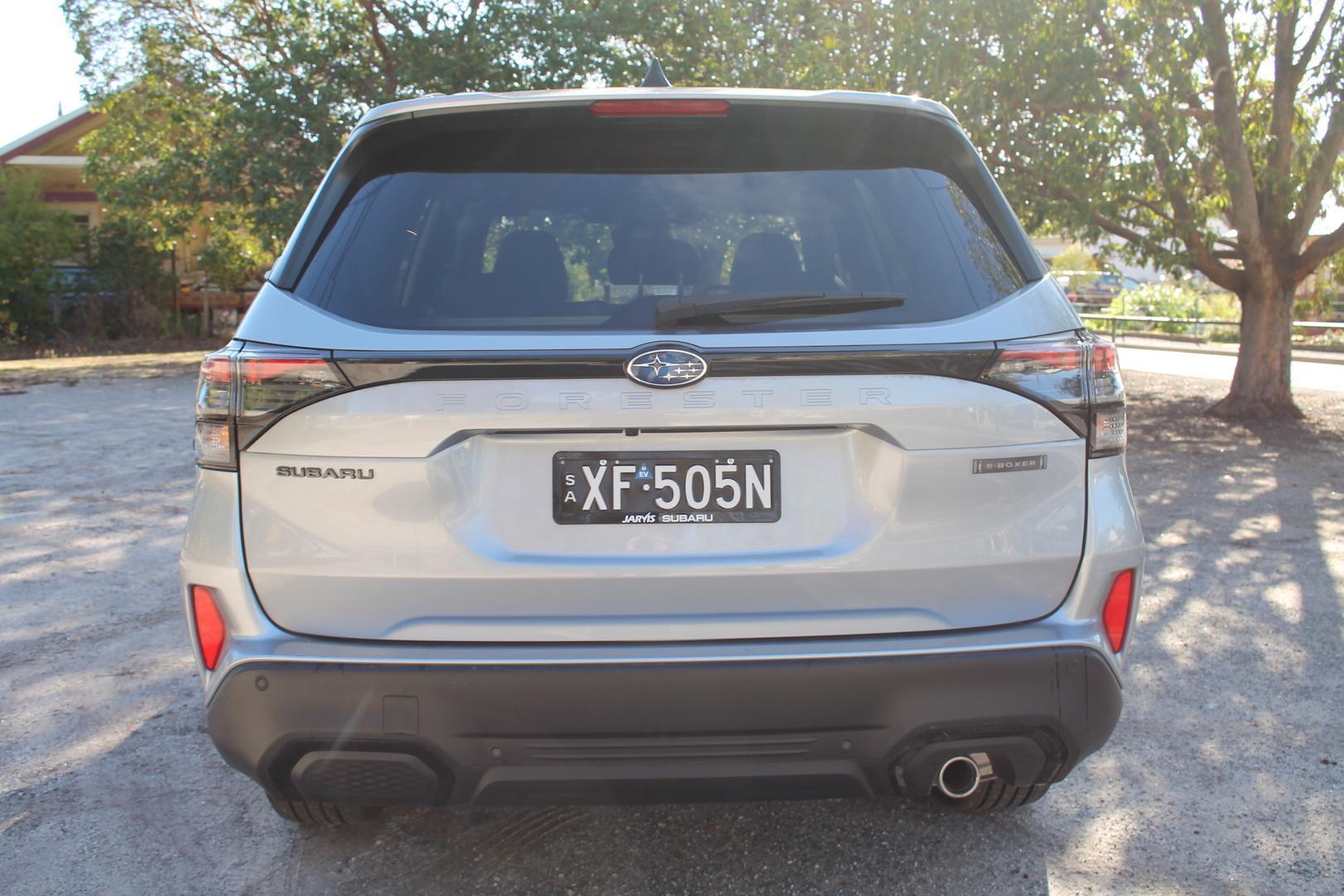 2025 Subaru Forester Hybrid Touring — photo 5