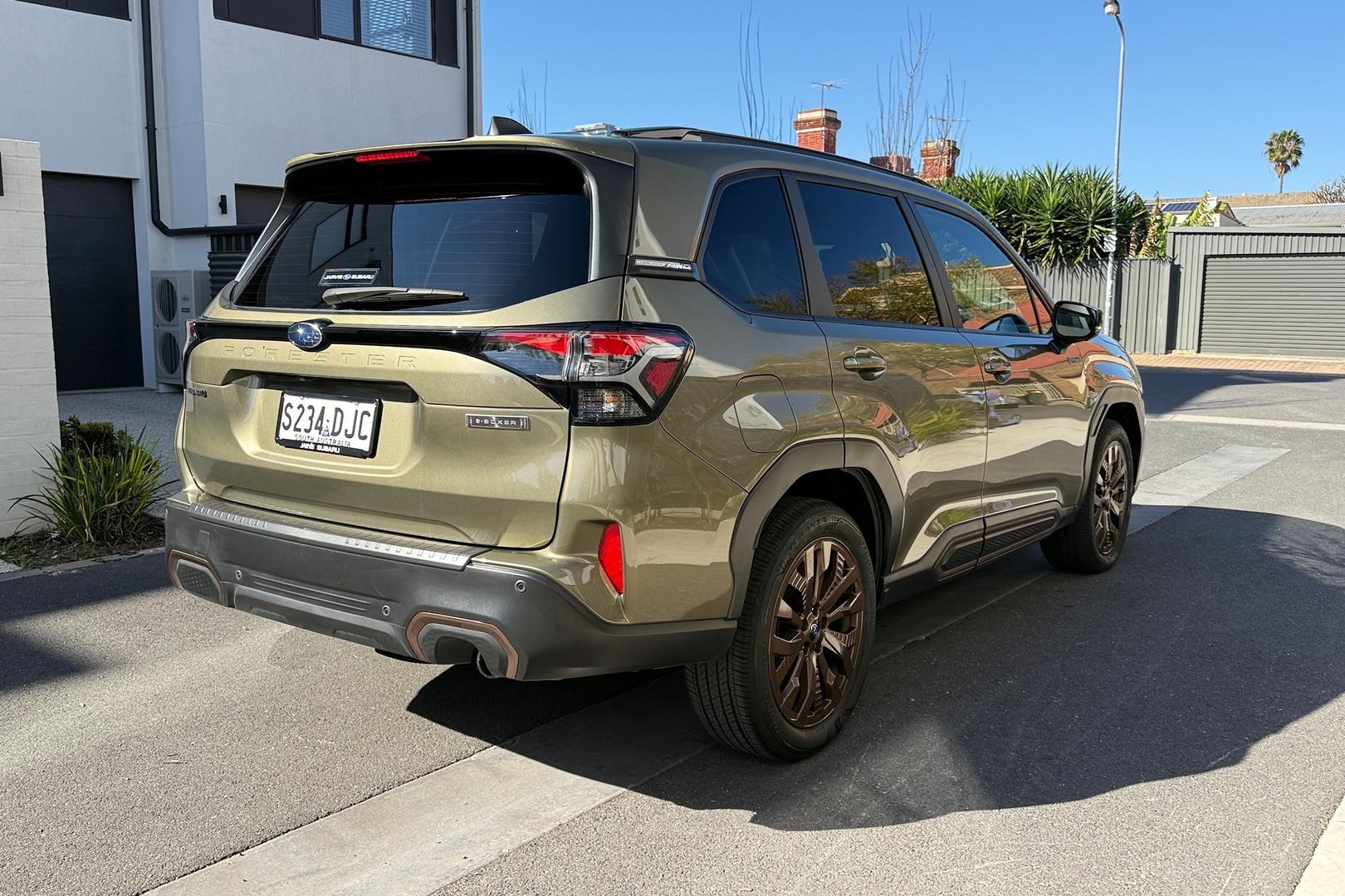 2025 Subaru Forester Hybrid Sport — photo 2