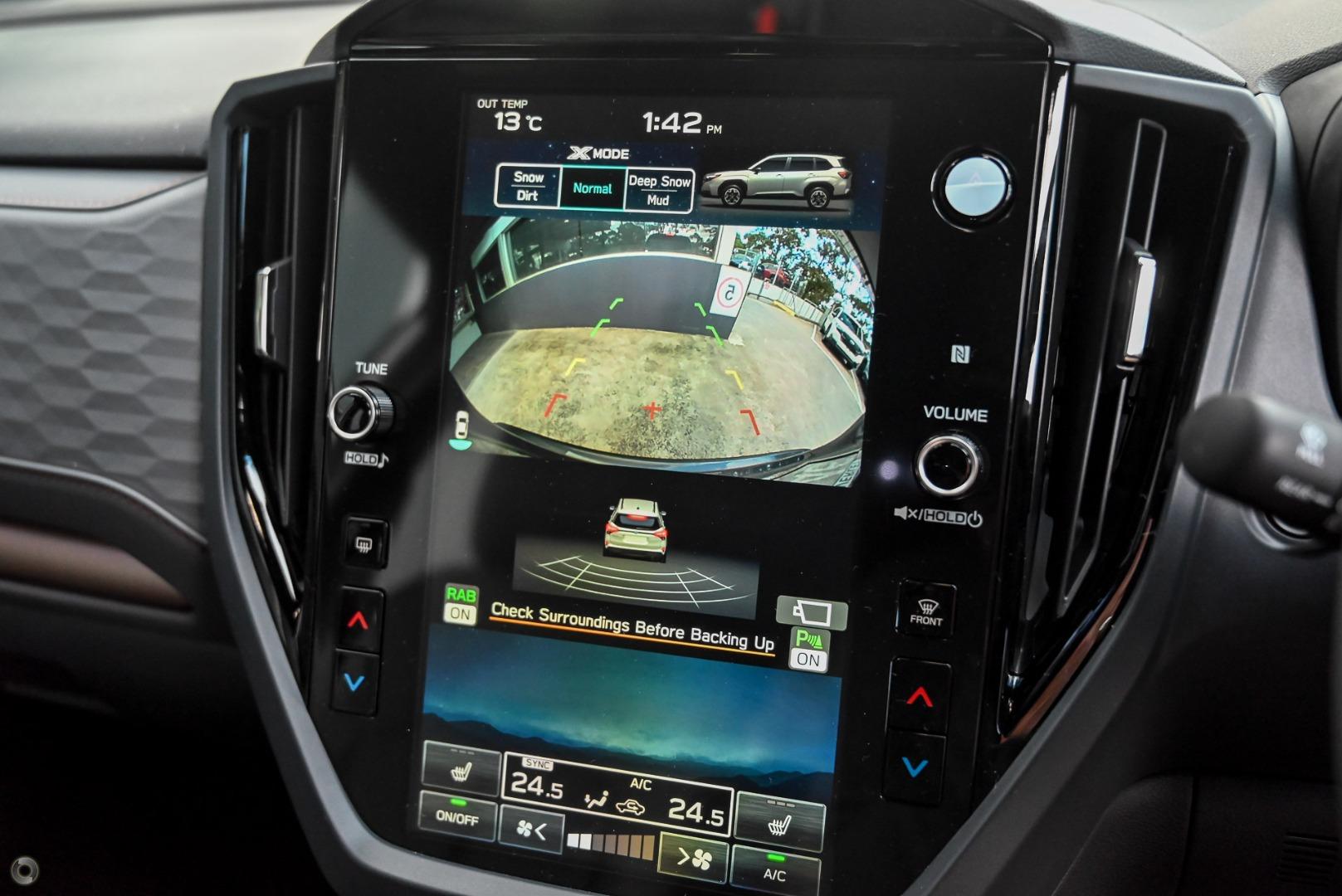 2025 Subaru Forester Hybrid Sport — photo 13