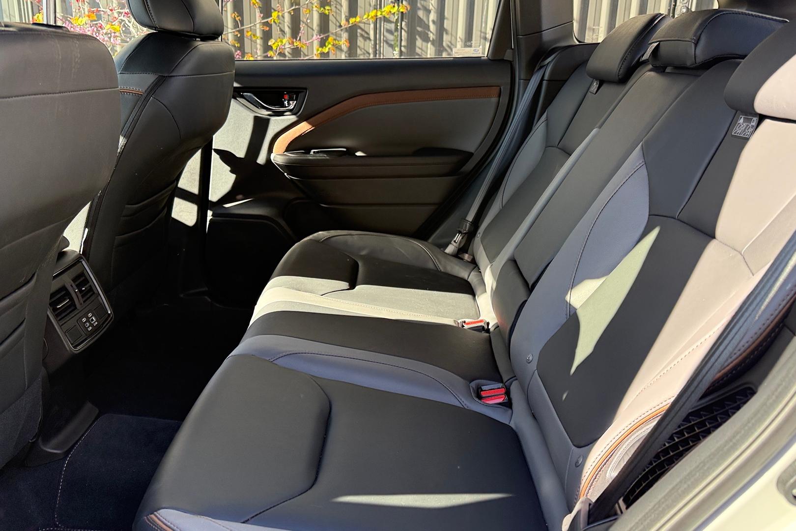 2025 Subaru Forester Hybrid Sport — photo 11