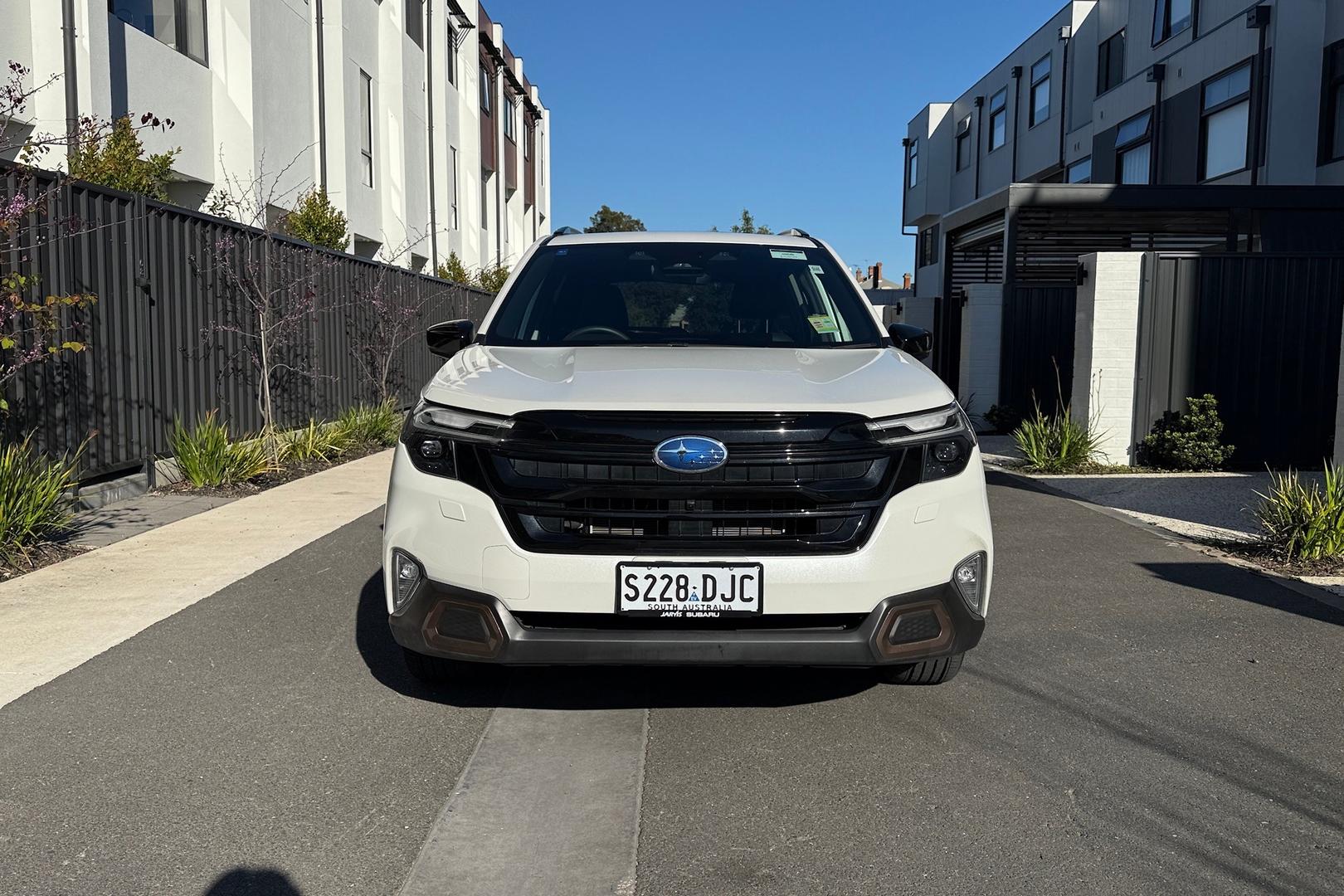 2025 Subaru Forester Hybrid Sport — photo 3
