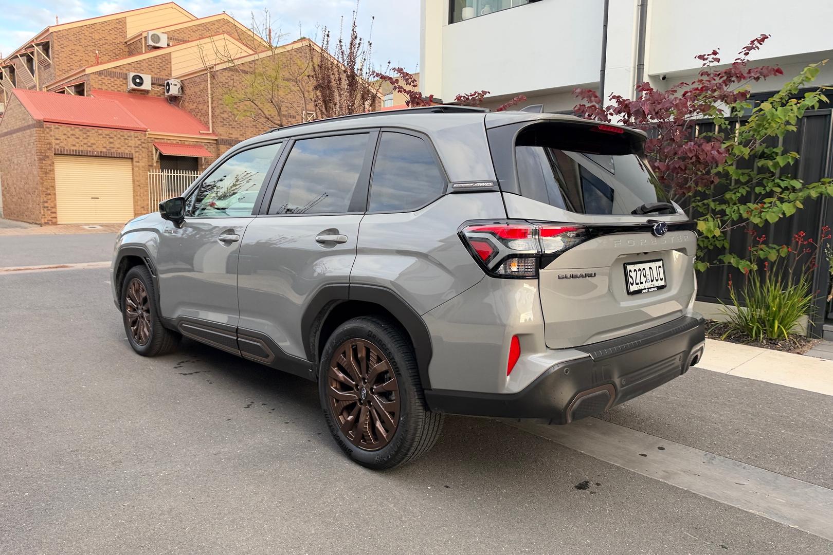 2025 Subaru Forester Hybrid Sport — photo 6