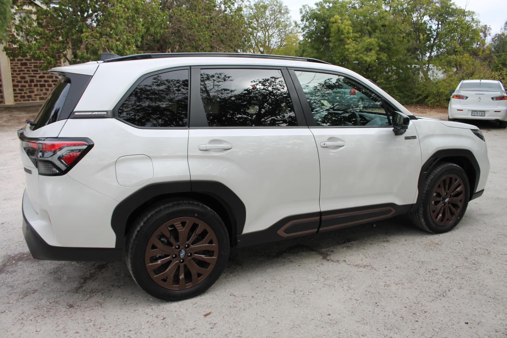 2025 Subaru Forester Hybrid Sport — photo 4