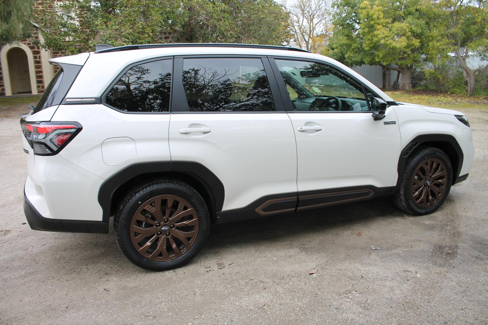 2025 Subaru Forester Hybrid Sport — photo 4