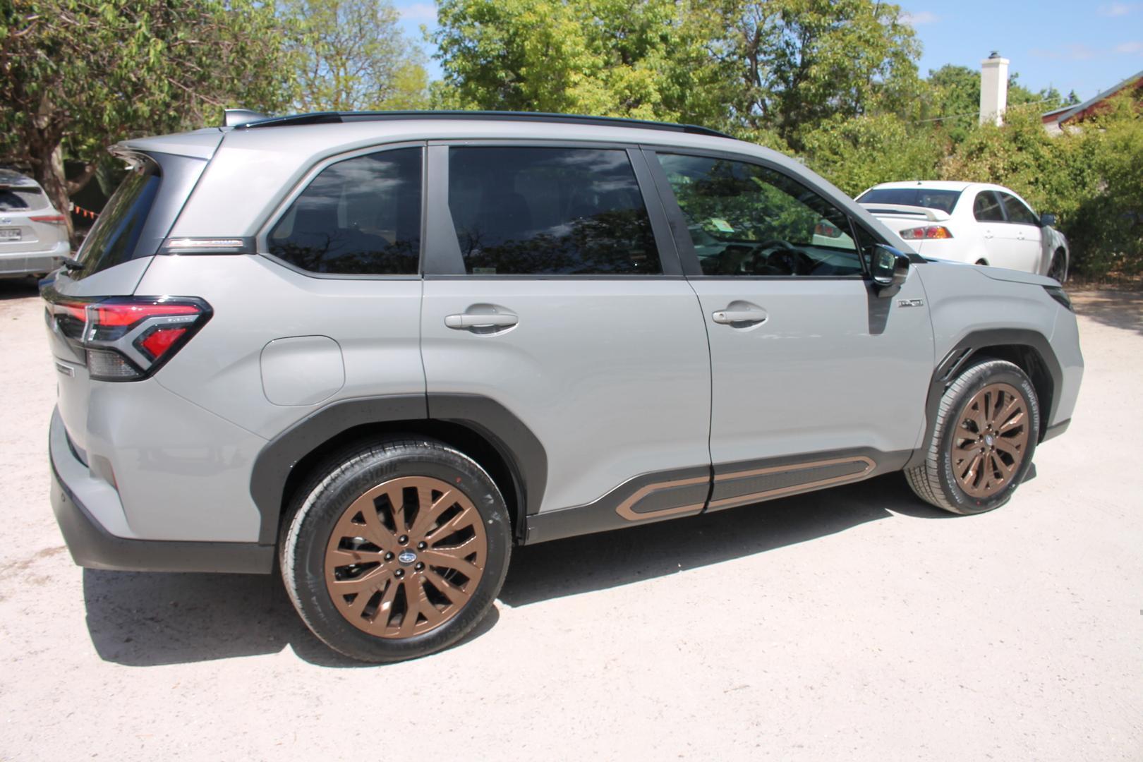2025 Subaru Forester Hybrid Sport — photo 4