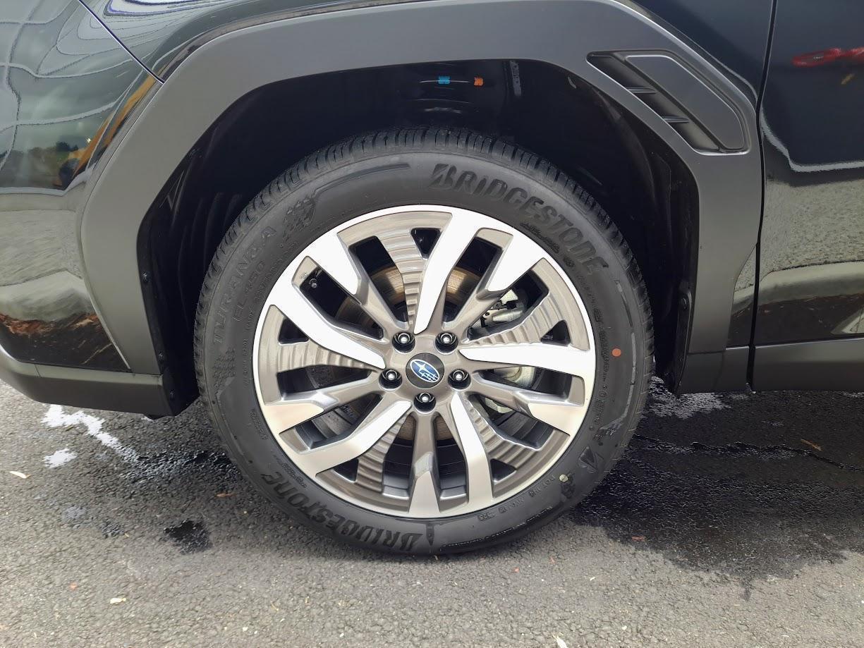 2025 Subaru Forester Hybrid Touring — photo 10