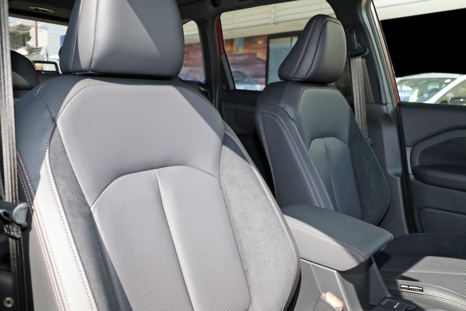 2025 Subaru Forester Hybrid Touring — photo 8