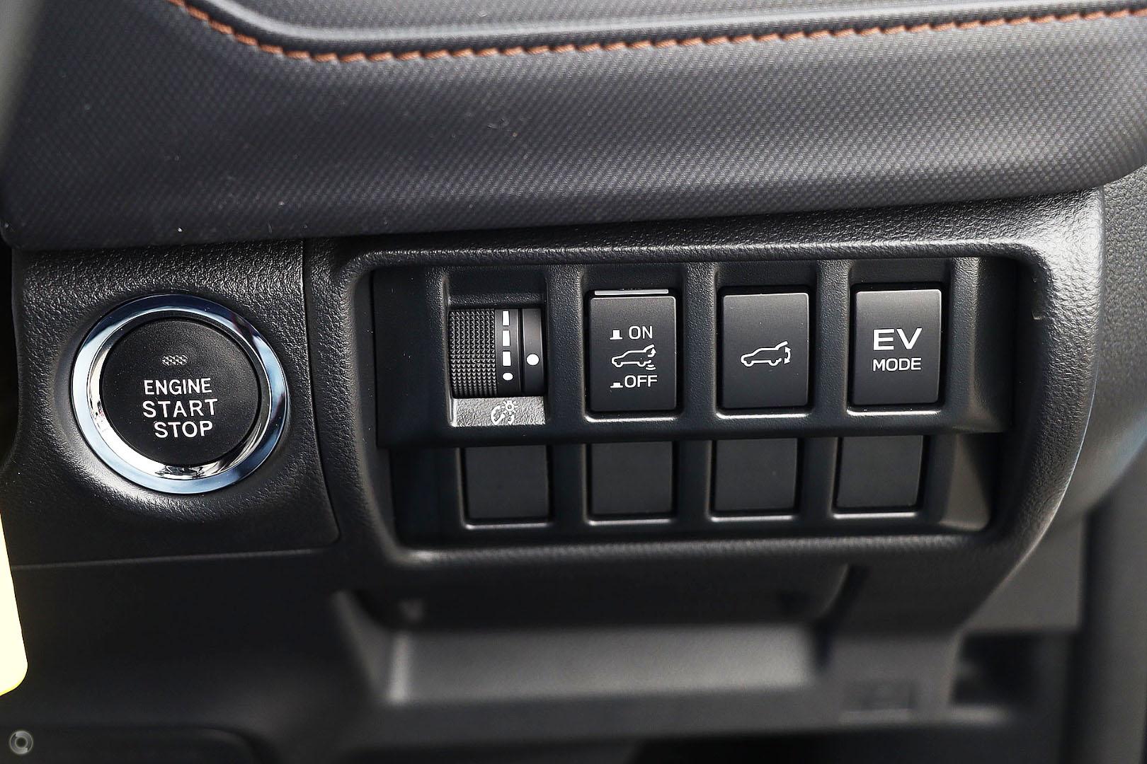 2025 Subaru Forester Hybrid Touring — photo 13