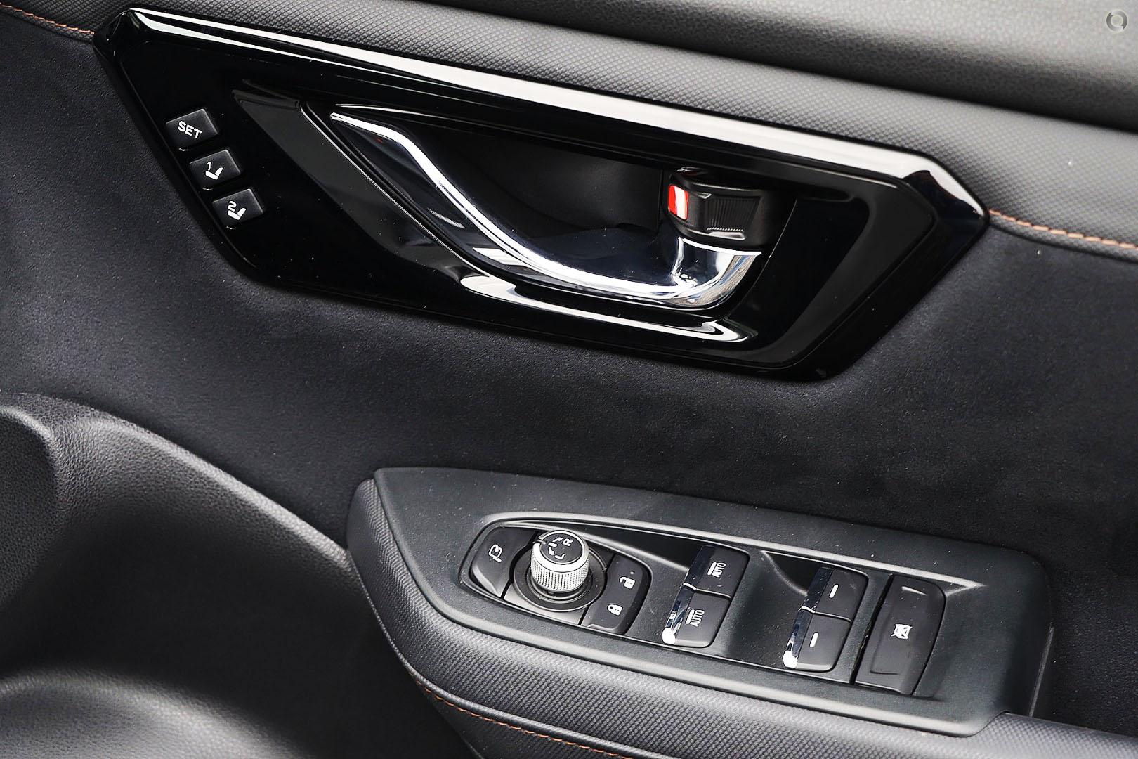 2025 Subaru Forester Hybrid Touring — photo 14