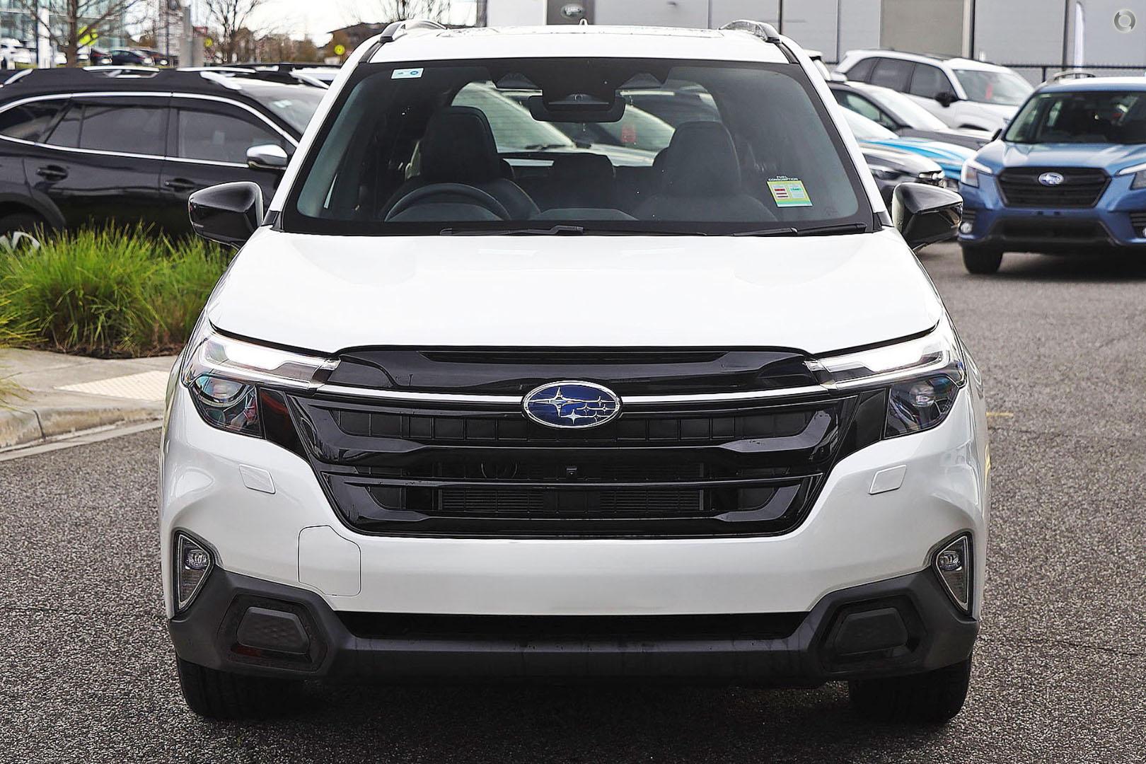 2025 Subaru Forester Hybrid Touring — photo 2