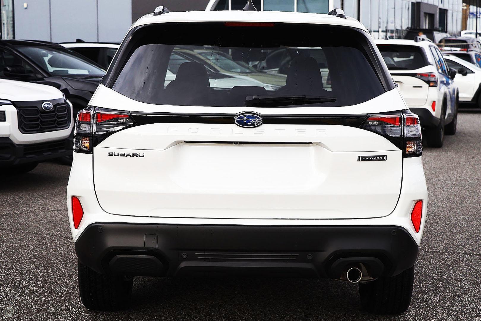 2025 Subaru Forester Hybrid Touring — photo 3