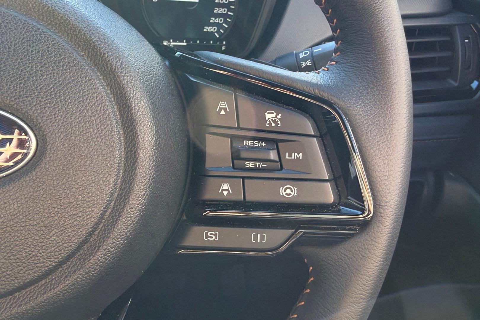2025 Subaru Forester Hybrid Touring — photo 13