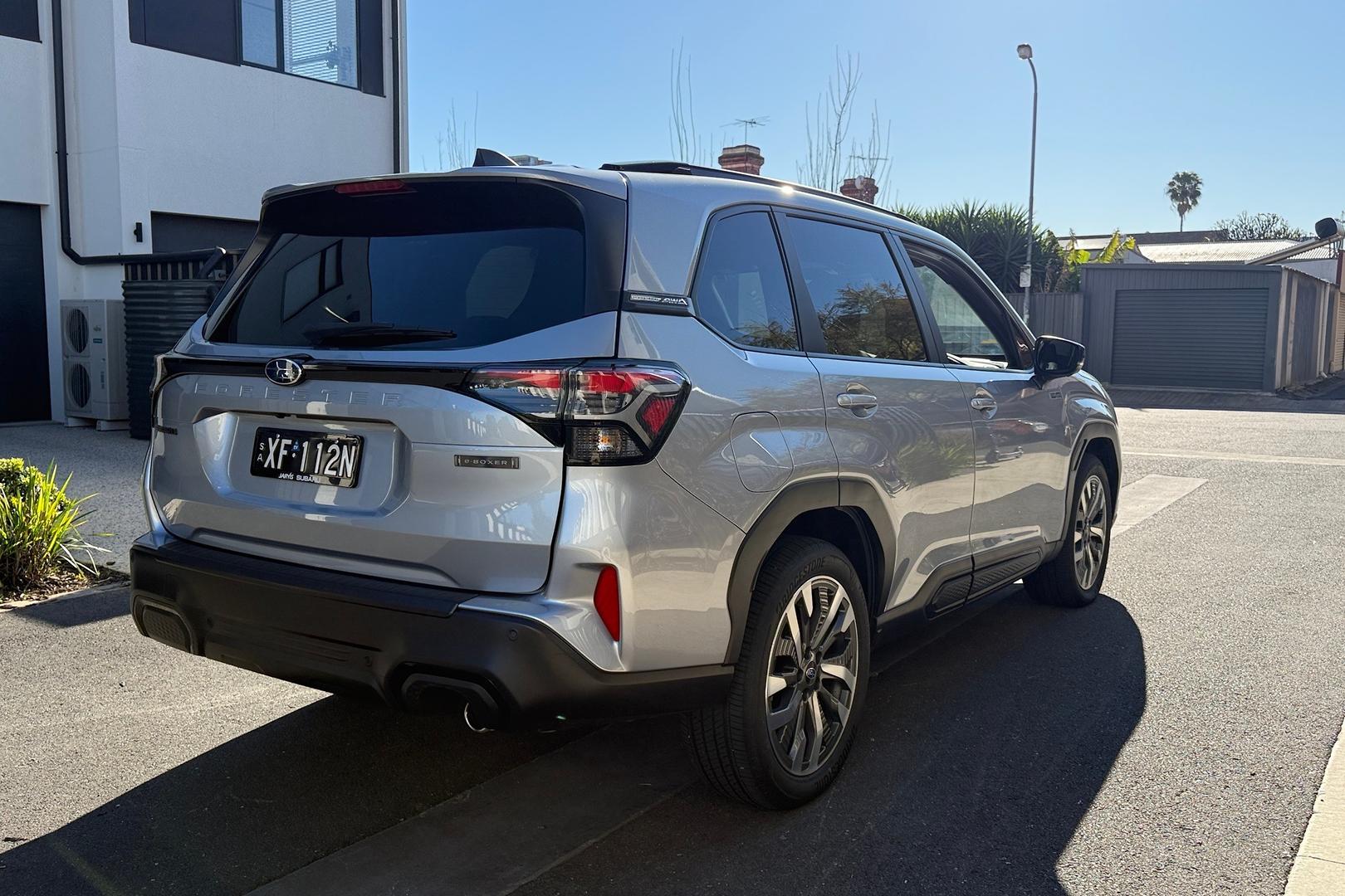 2025 Subaru Forester Hybrid Touring — photo 2
