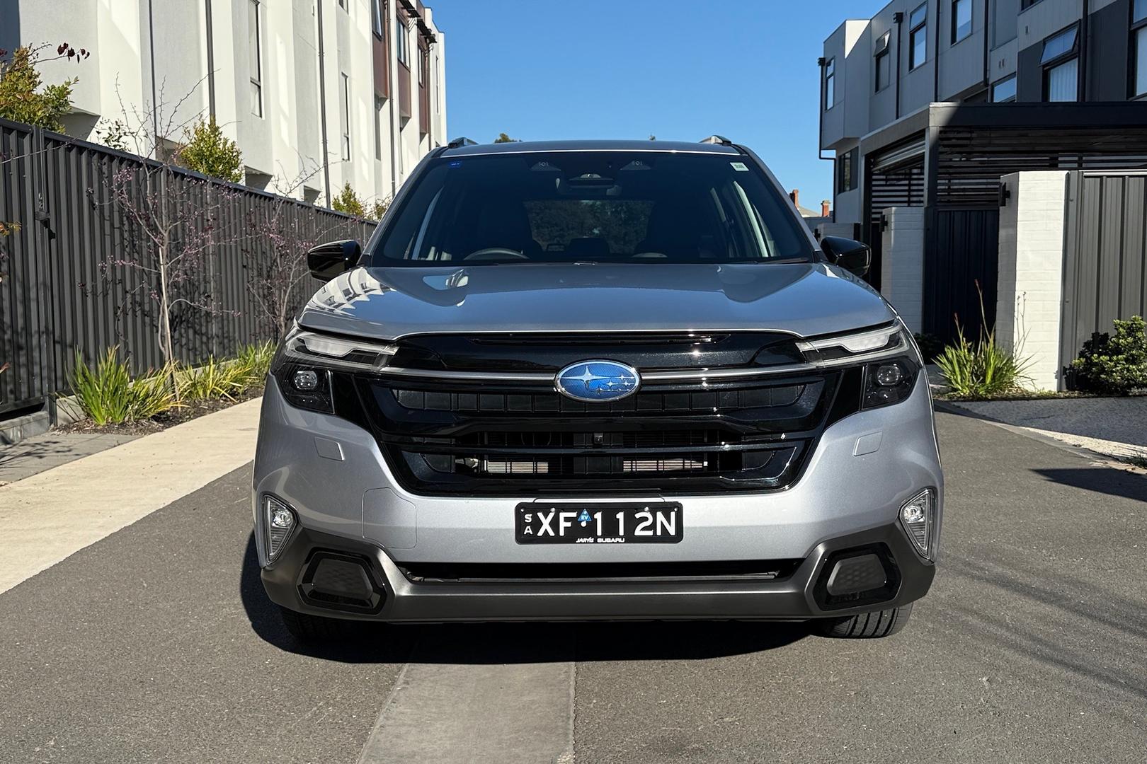 2025 Subaru Forester Hybrid Touring — photo 3