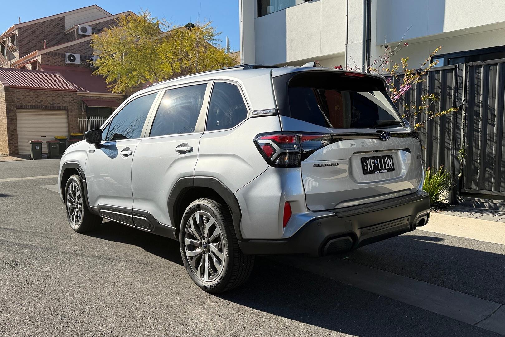 2025 Subaru Forester Hybrid Touring — photo 6