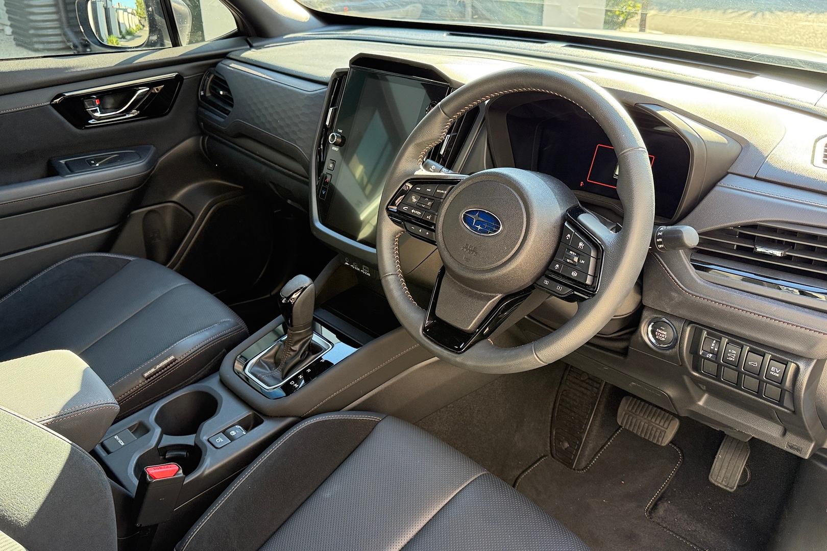 2025 Subaru Forester Hybrid Touring — photo 7