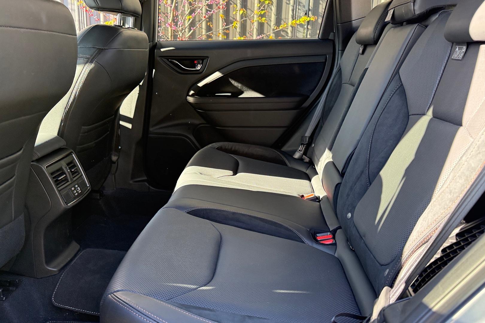 2025 Subaru Forester Hybrid Touring — photo 9