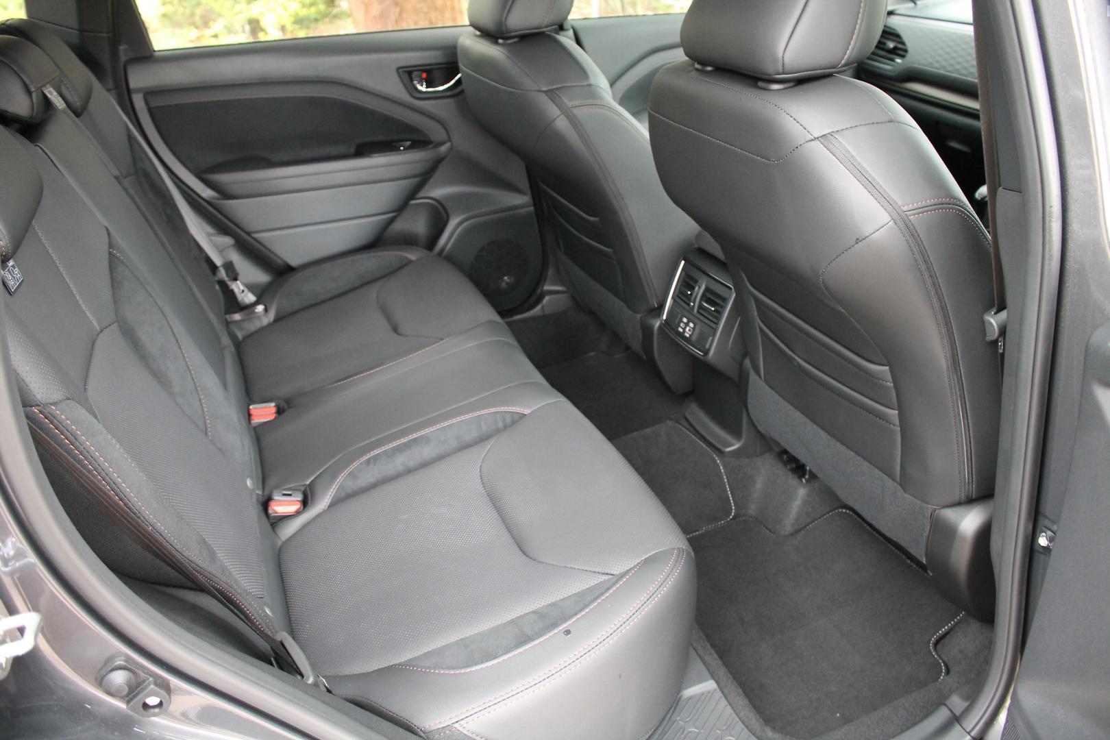2025 Subaru Forester Hybrid Touring — photo 18