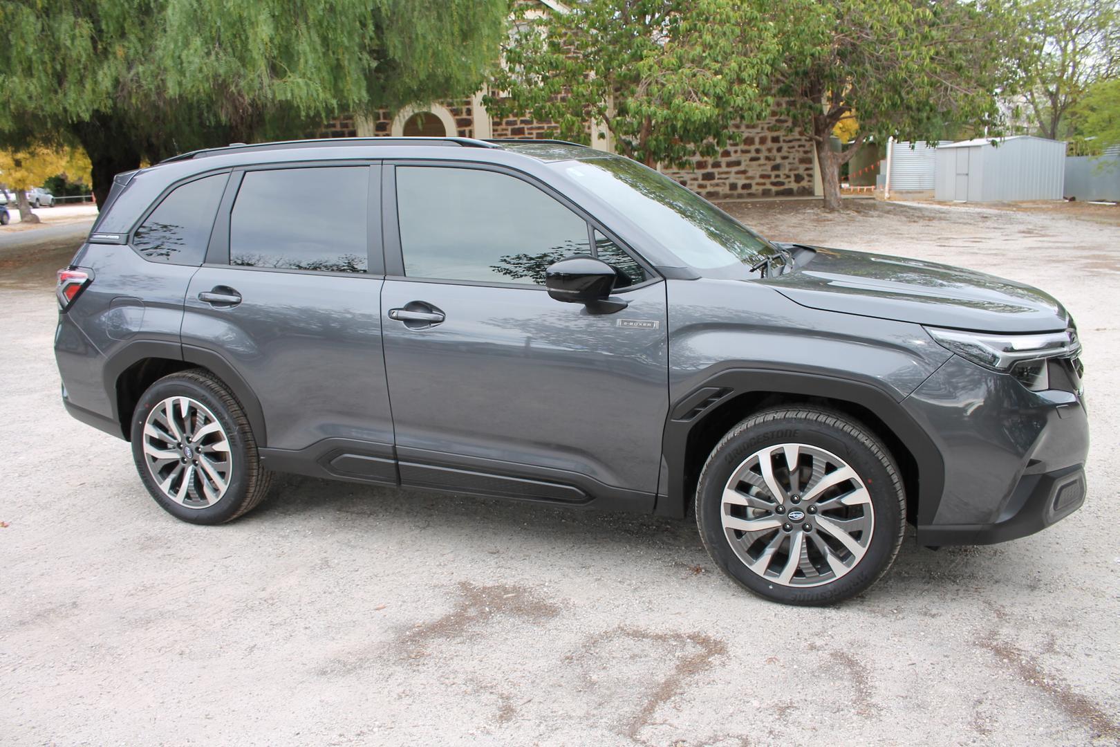 2025 Subaru Forester Hybrid Touring — photo 22