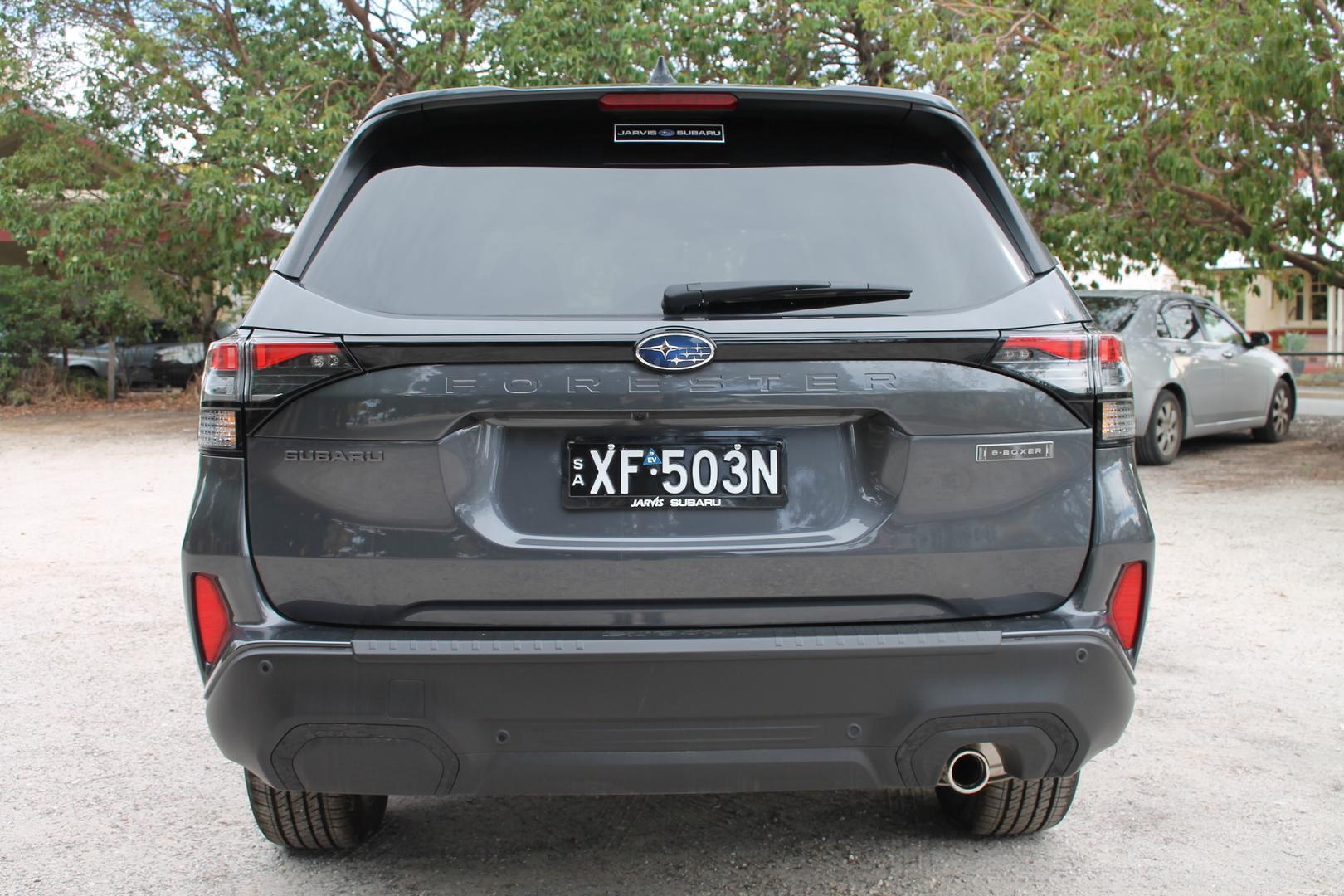 2025 Subaru Forester Hybrid Touring — photo 5