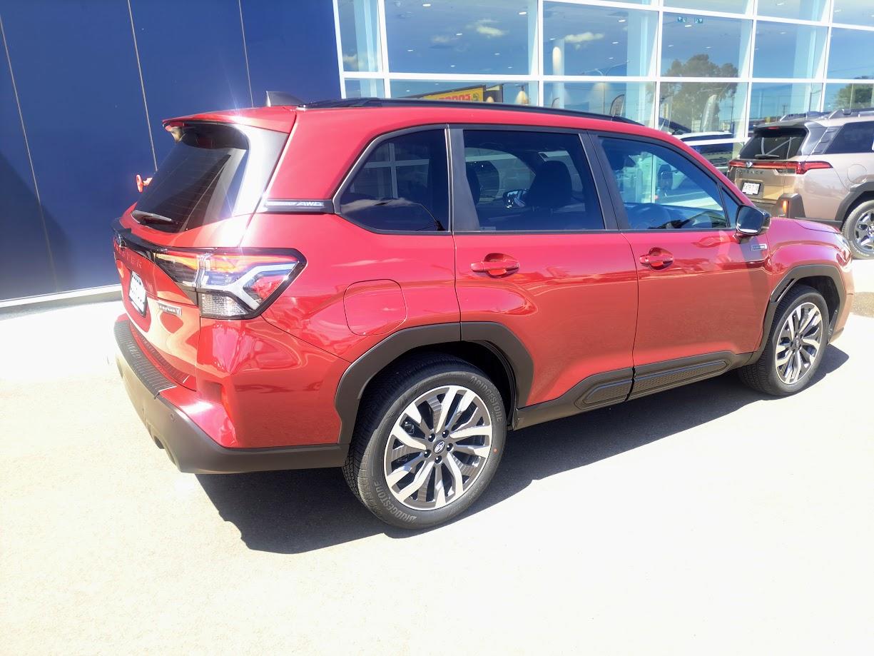 2025 Subaru Forester Hybrid Touring — photo 14
