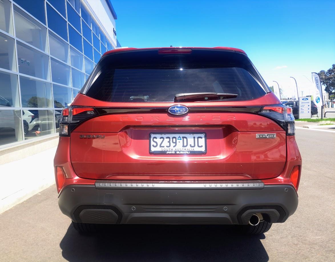 2025 Subaru Forester Hybrid Touring — photo 9