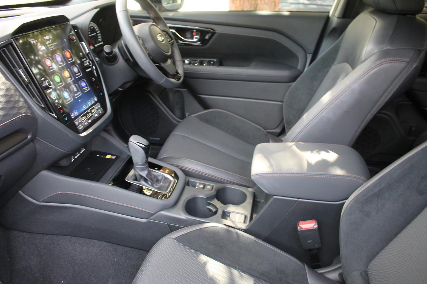 2025 Subaru Forester Hybrid Touring — photo 15