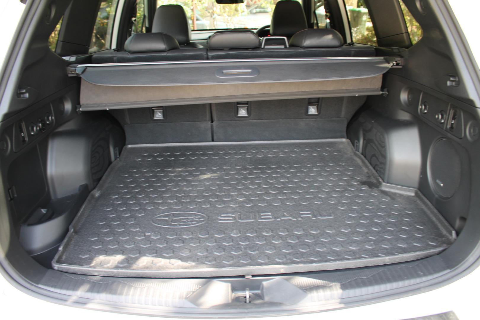 2025 Subaru Forester Hybrid Touring — photo 17
