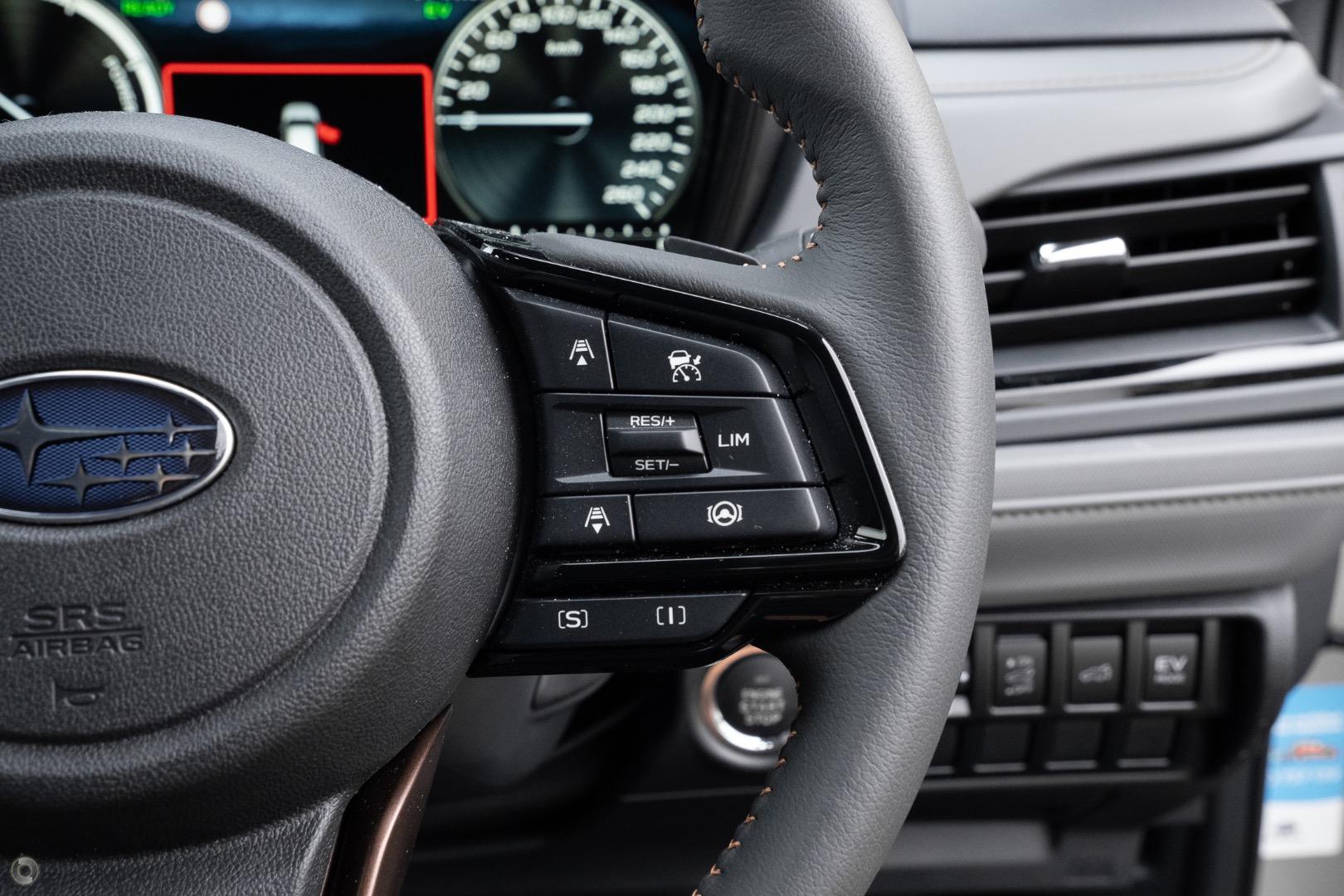 2025 Subaru Forester Hybrid Sport — photo 11