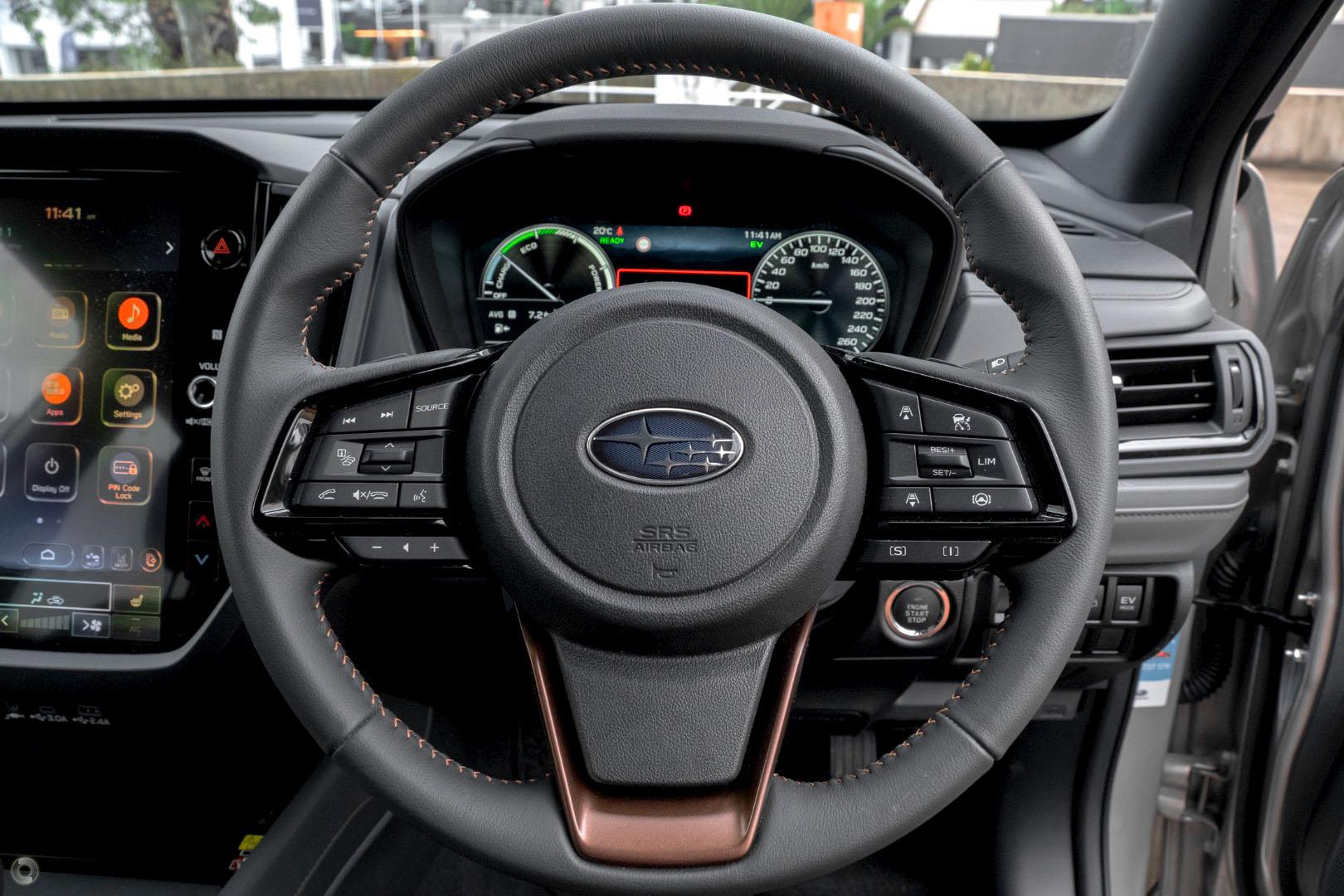 2025 Subaru Forester Hybrid Sport — photo 3