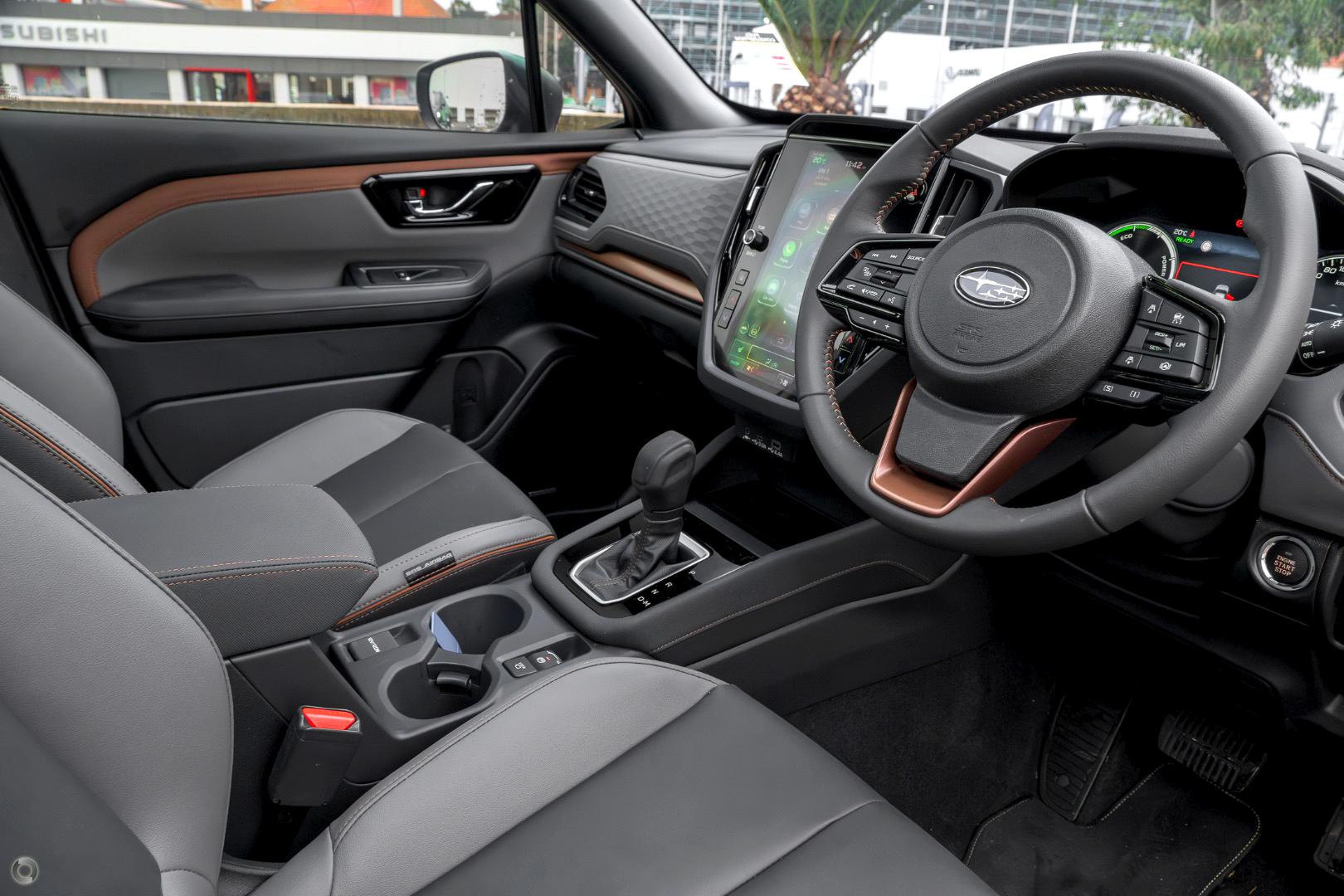 2025 Subaru Forester Hybrid Sport — photo 5