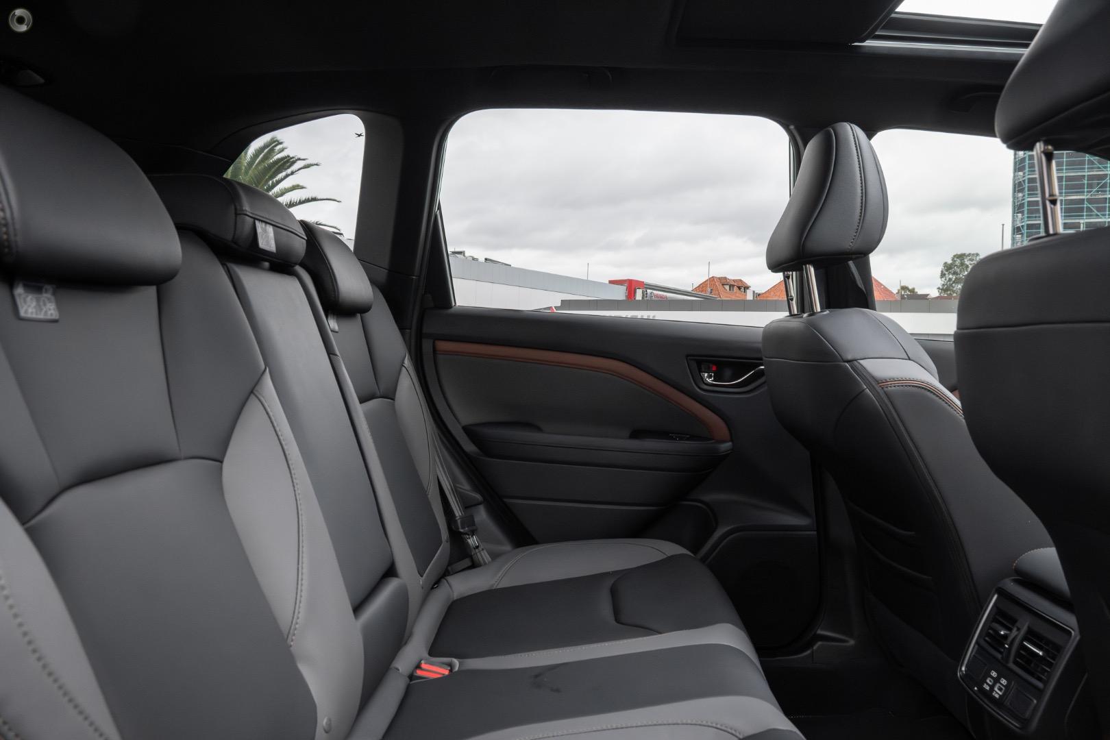 2025 Subaru Forester Hybrid Sport — photo 6