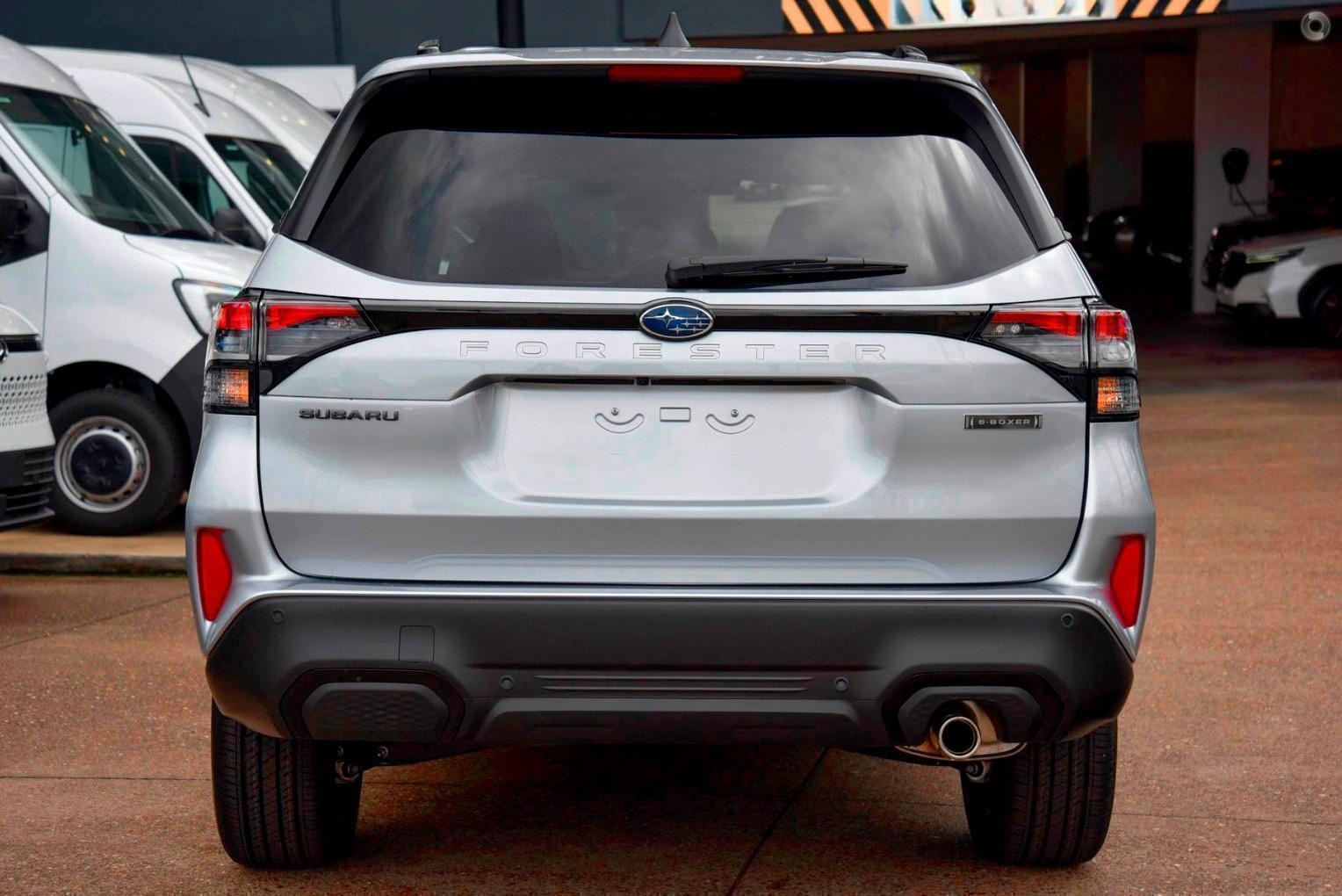 2025 Subaru Forester Hybrid Touring — photo 3