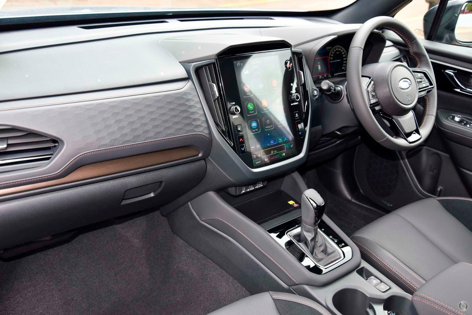 2025 Subaru Forester Hybrid Touring — photo 6