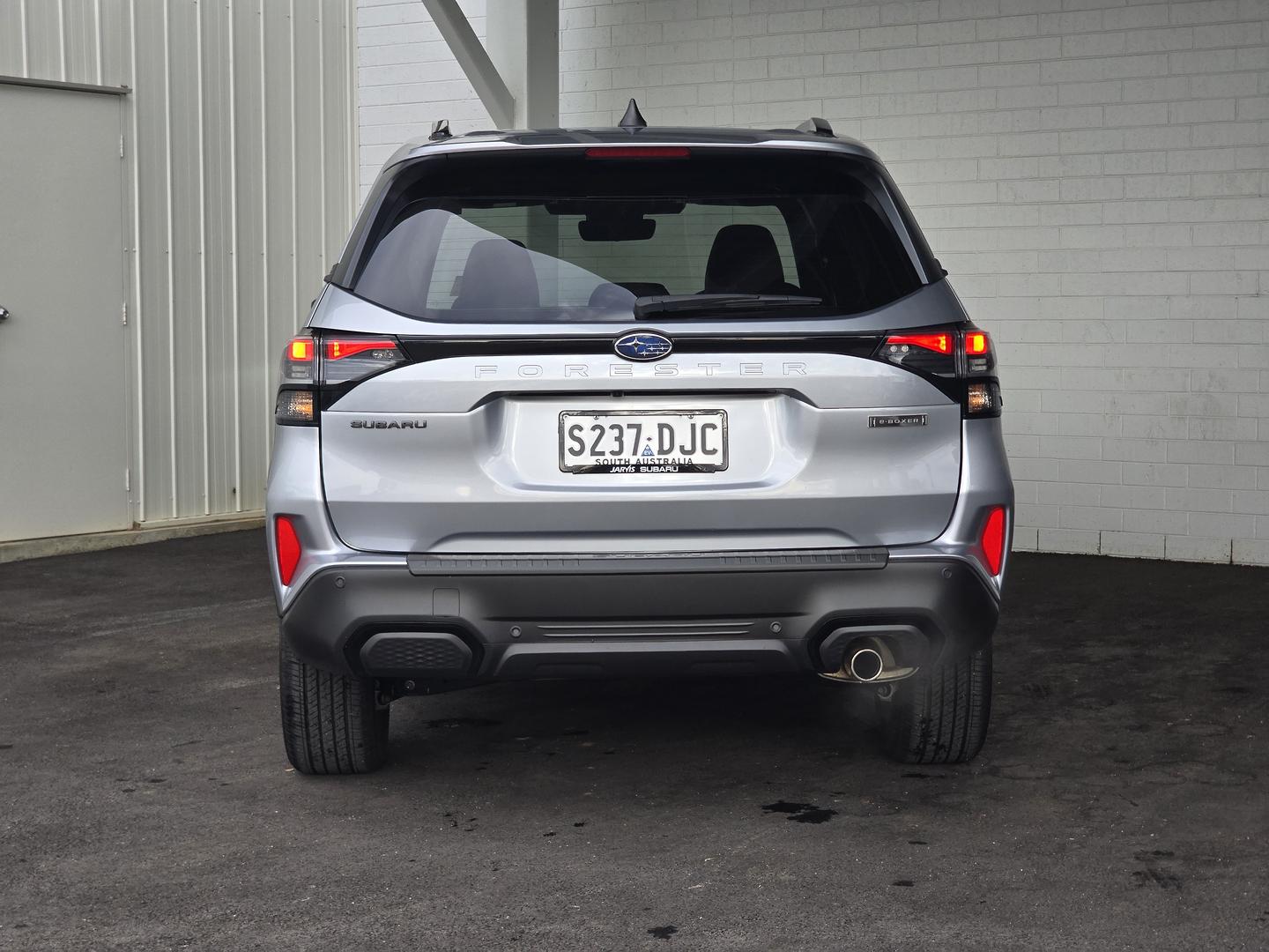2025 Subaru Forester Hybrid Touring — photo 7